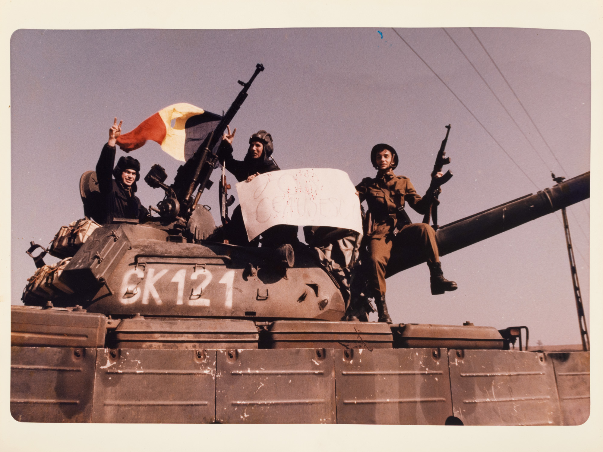 Fotografie de expoziție, "22 Decembrie 1989, ora 8.50", fotograf Constantin Văduva