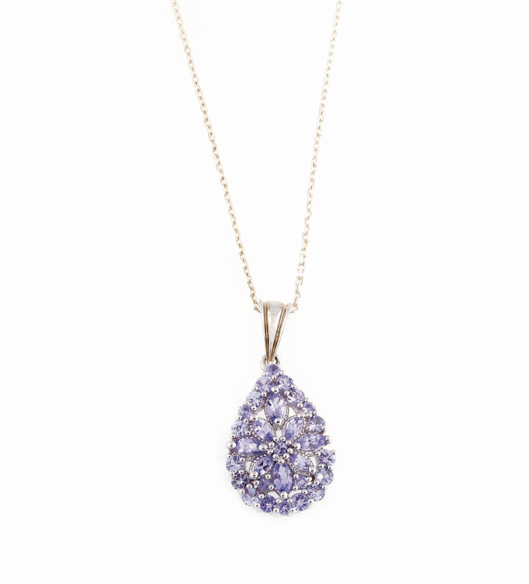 Lanţ cu pandantiv din argint, decorat cu tanzanite