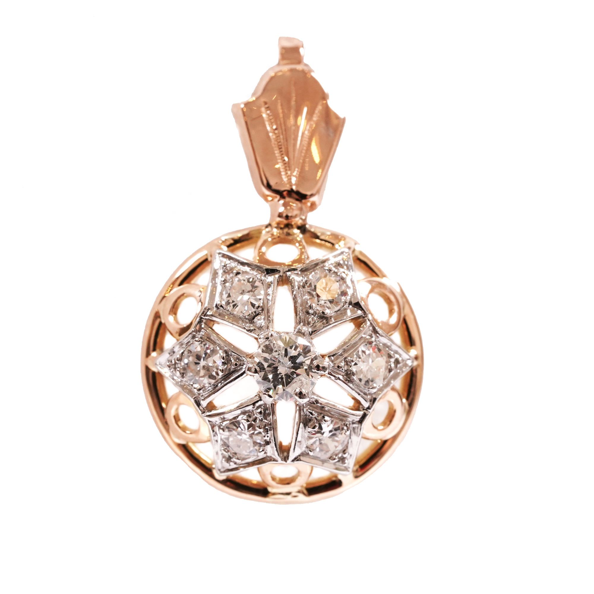 Rose gold and platinum pendant decorated with diamonds
