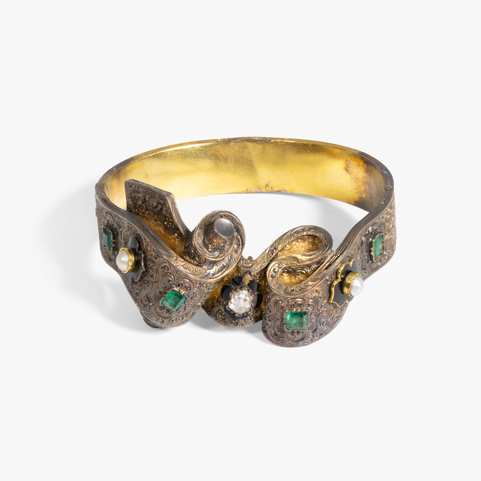 Brățară din aur și argint, decorată cu smaralde, perle și un diamant, cca. 1880, piesă rară, provine din colecția doctorului Costache Polizu