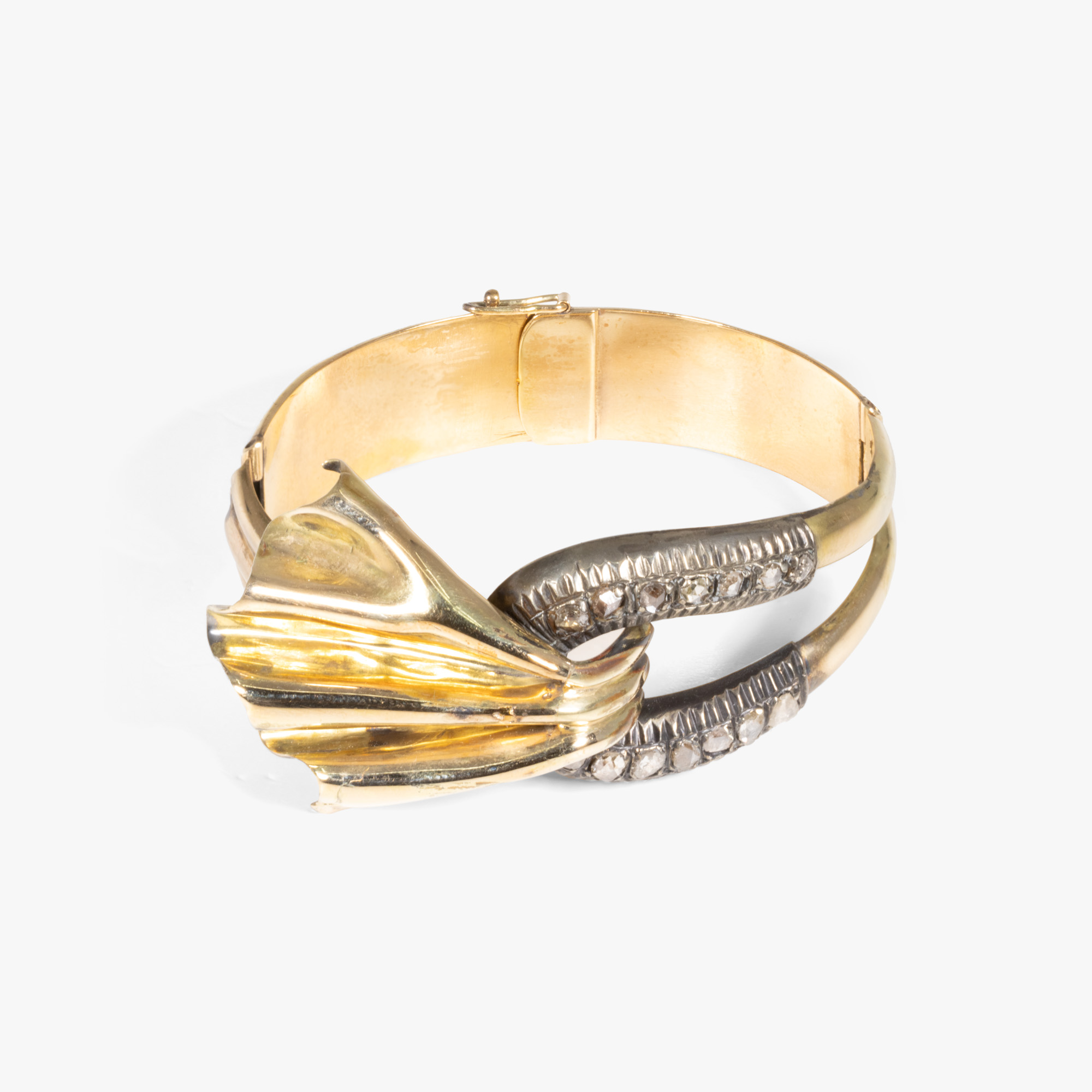 Brățară din aur și argint, decorată cu diamante, provine din colecția doctorului Costache Polizu