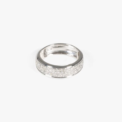 White gold ring decorated with diamonds