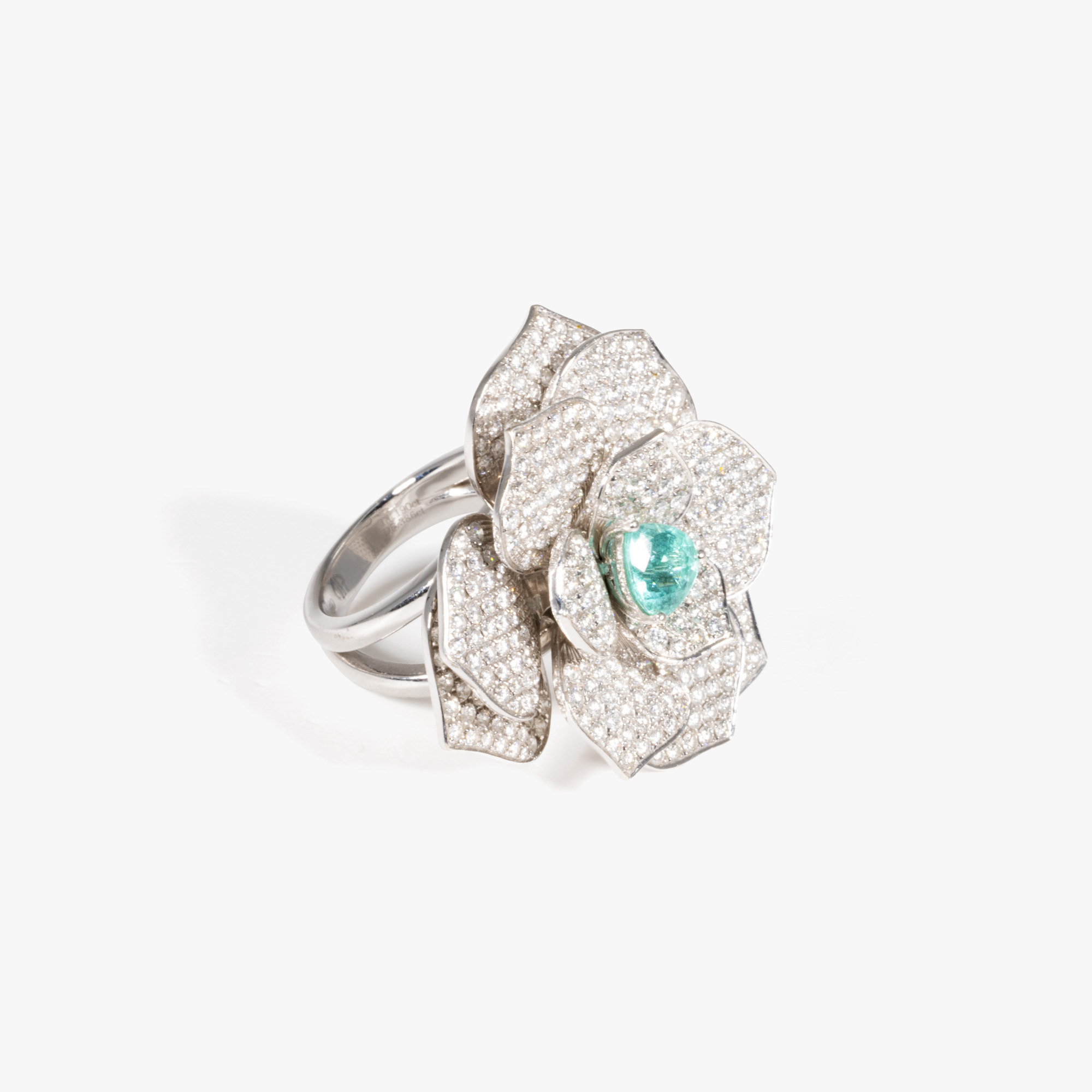 White gold ring, centrally decorated with a Paraíba tourmaline, in a diamond pavement