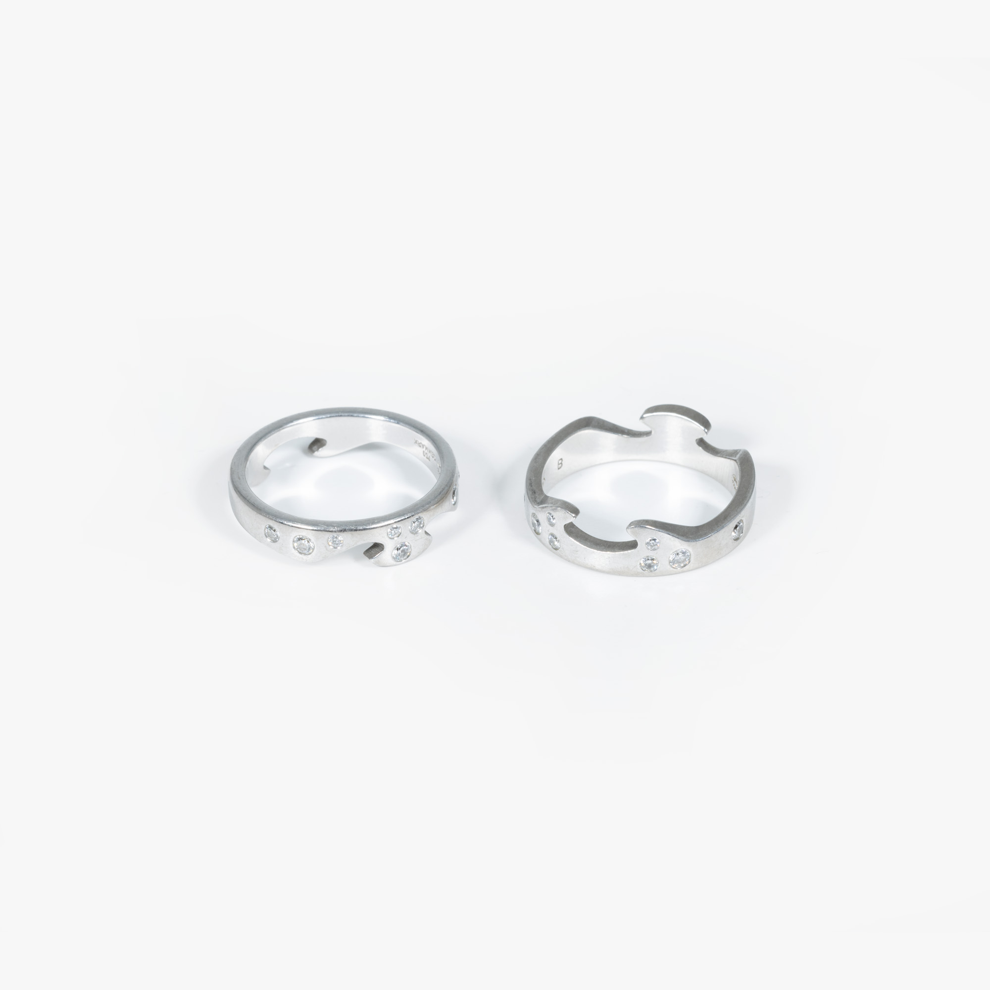 "Fusion" - pereche de inele Georg Jensen, din aur alb, decorată cu diamante