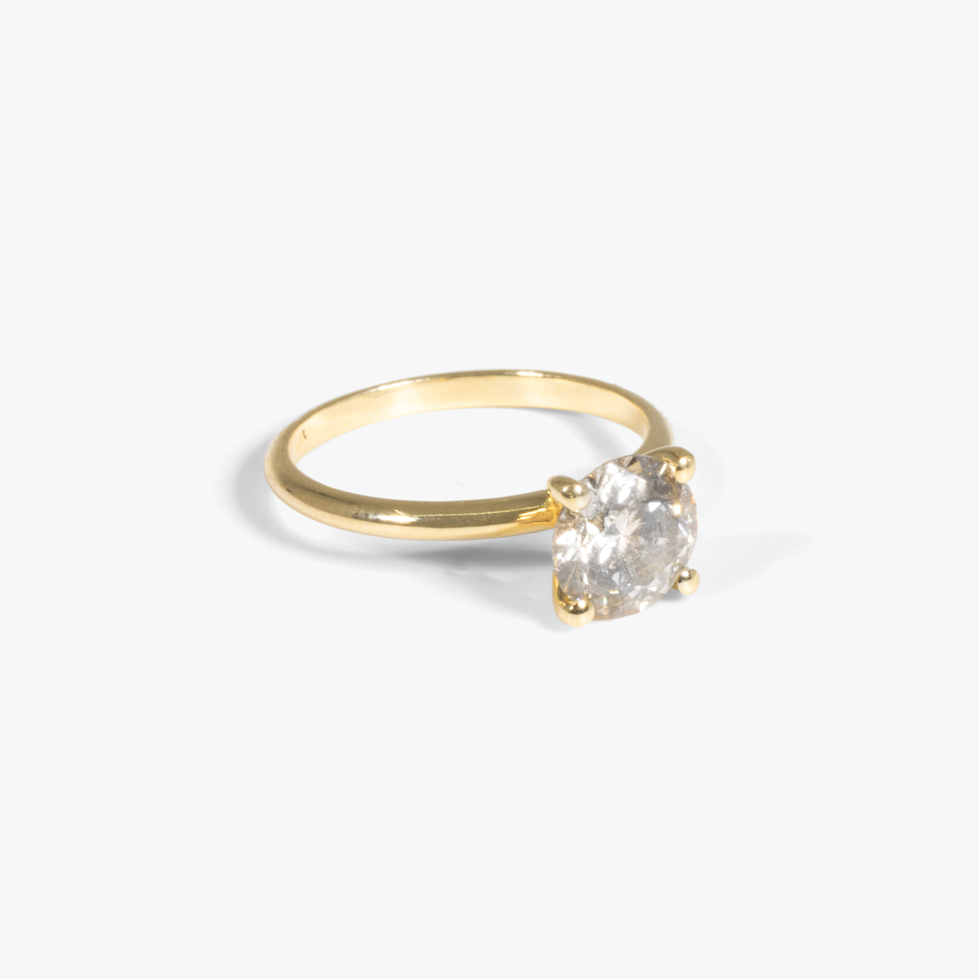 Gold ring, decorated with a 2.02 ct. solitaire diamond, accompanied by GCI gemological certificate