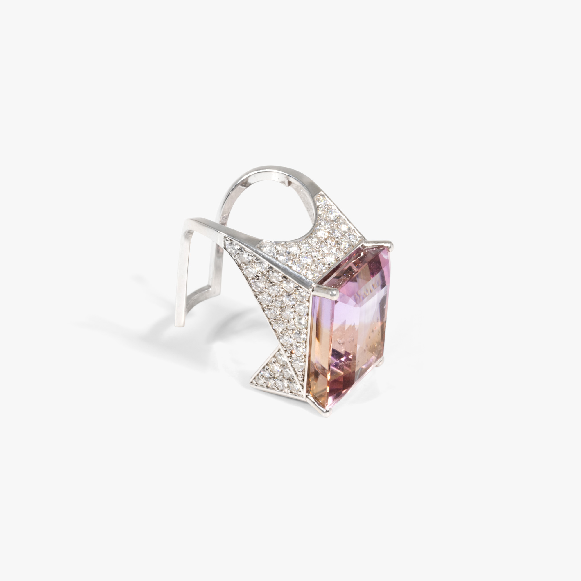 White gold ring, decorated with ametrine and diamonds, accompanied by additional gemological certificate