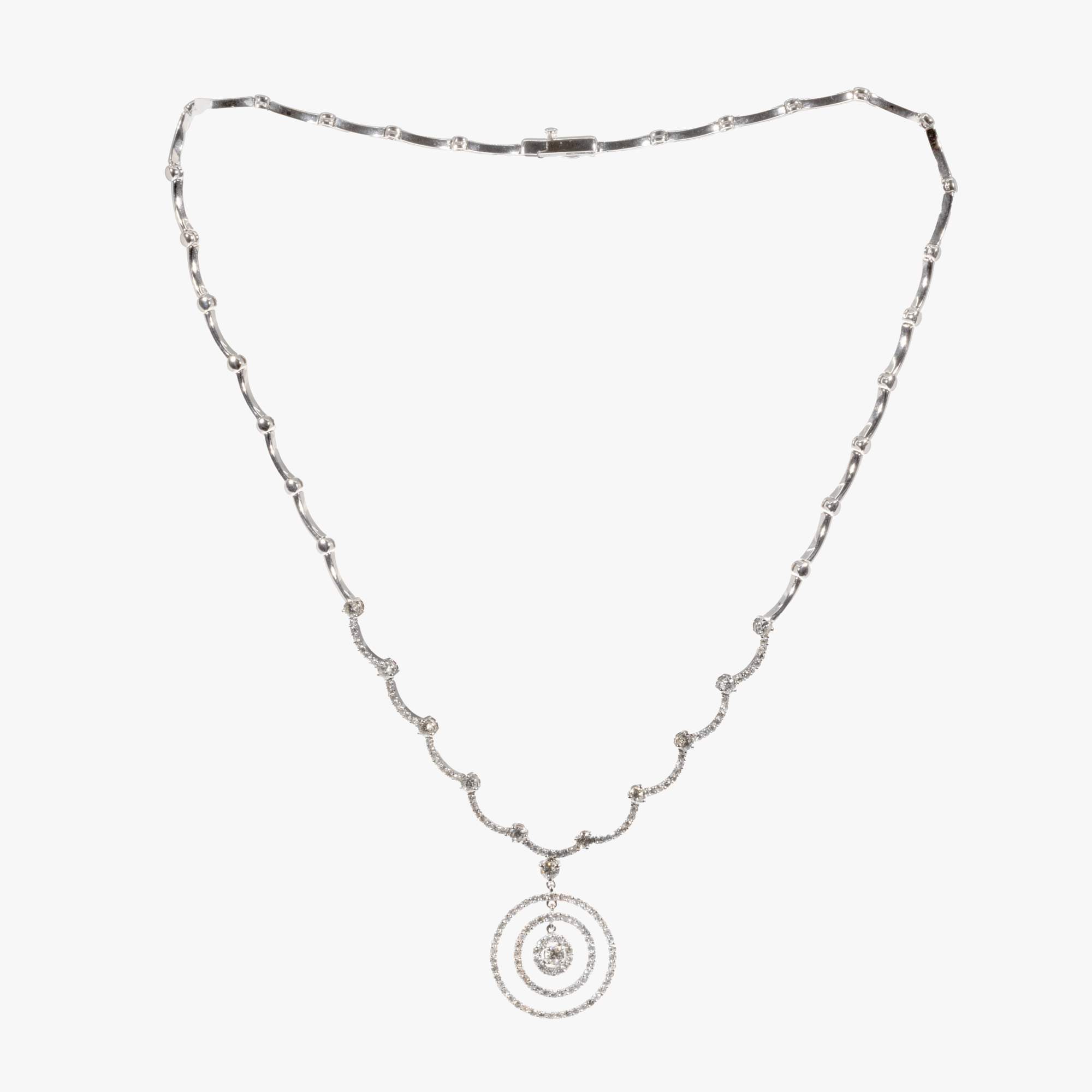 White gold necklace, decorated with diamonds