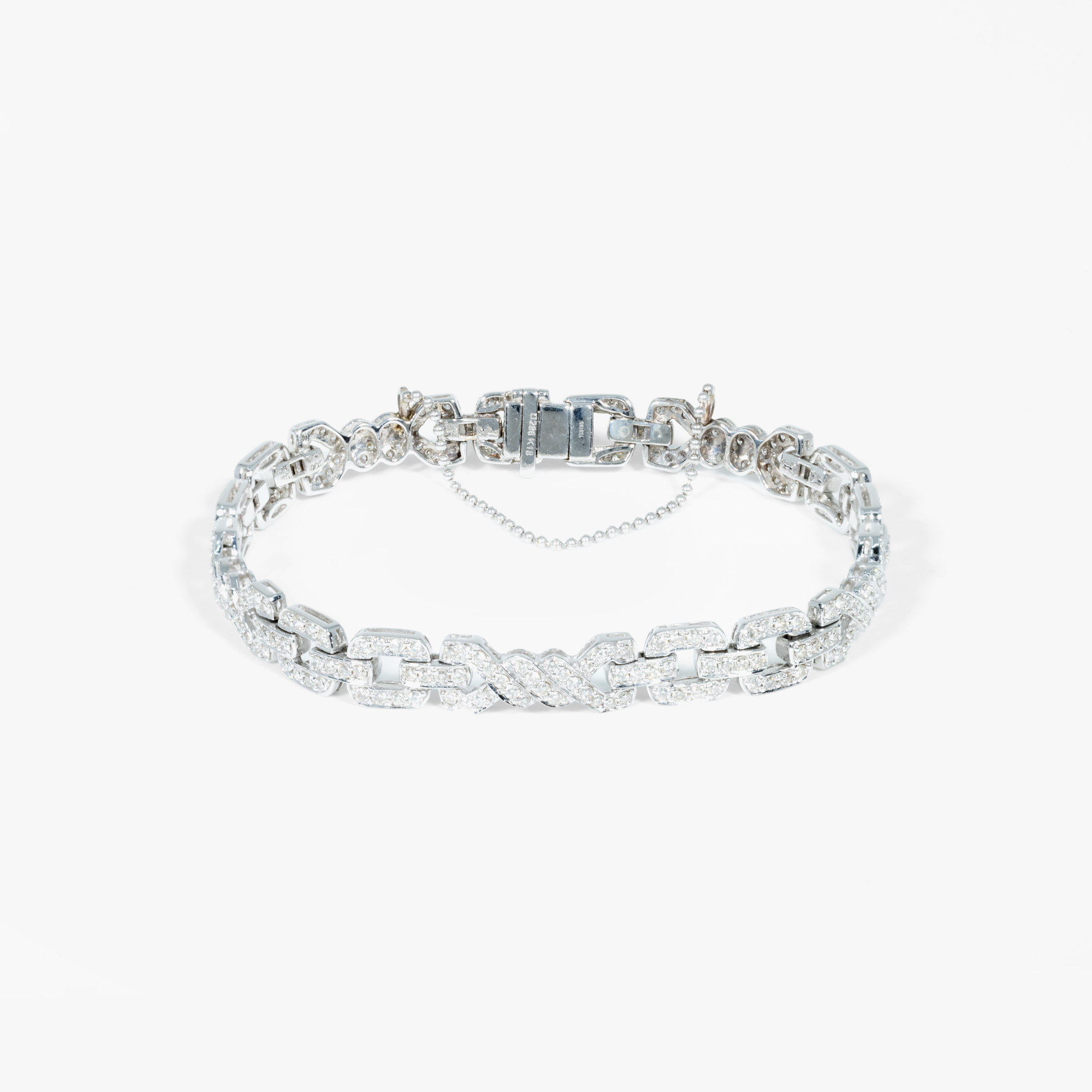 White gold bracelet, with geometric diamond decoration