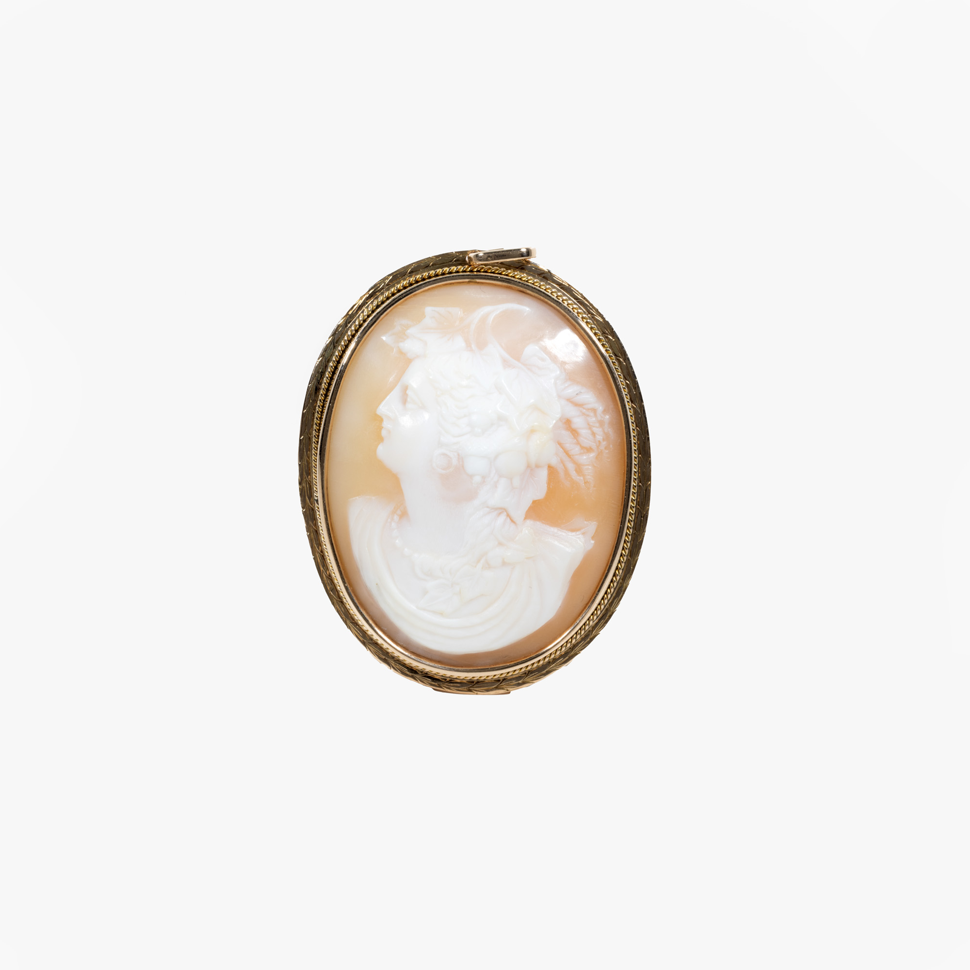 "Bacchante" - Victorian style red gold pendant, adorned with a cameo, circa 1900