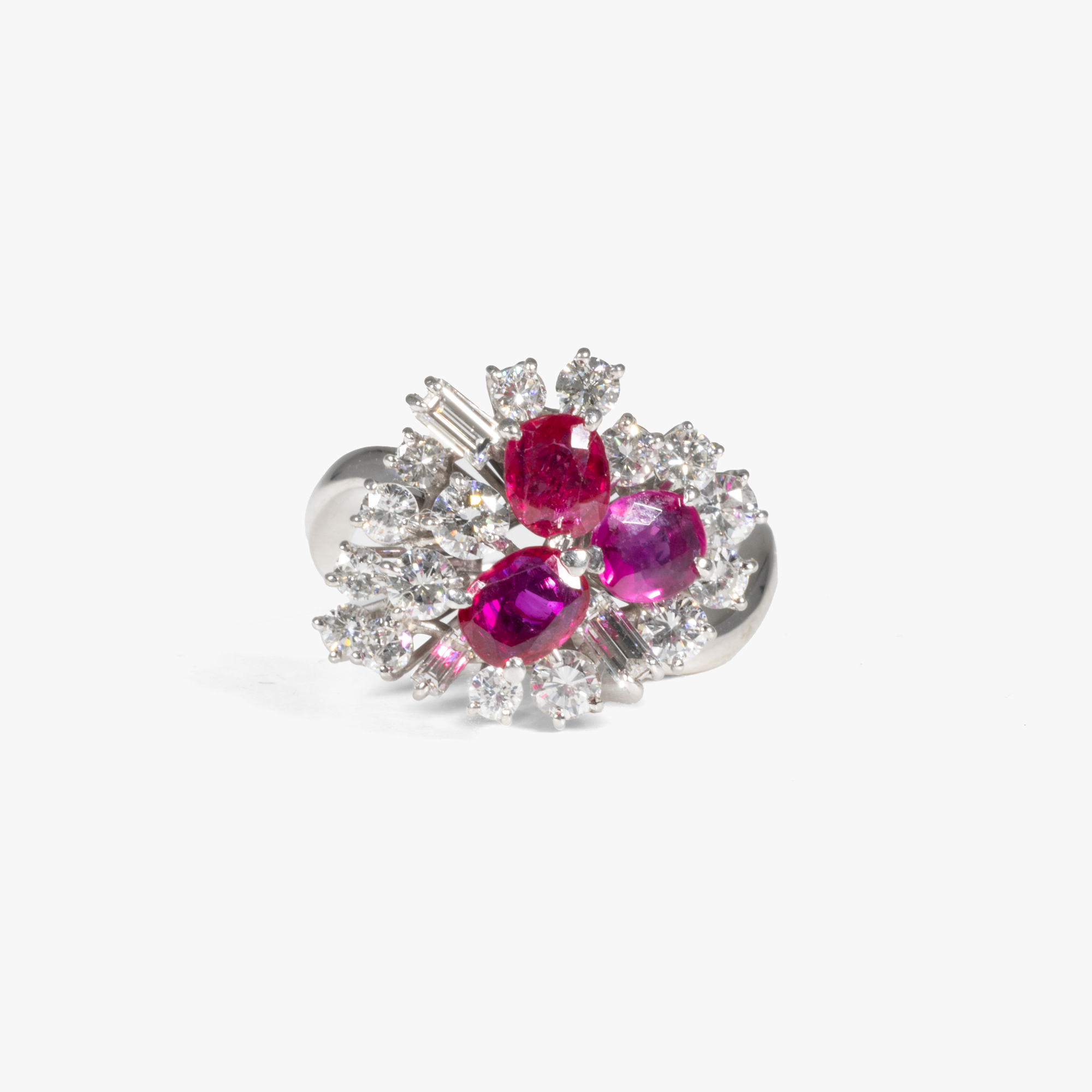 White gold ring, decorated with alternating rubies and diamonds, accompanied by additional gemological certificate