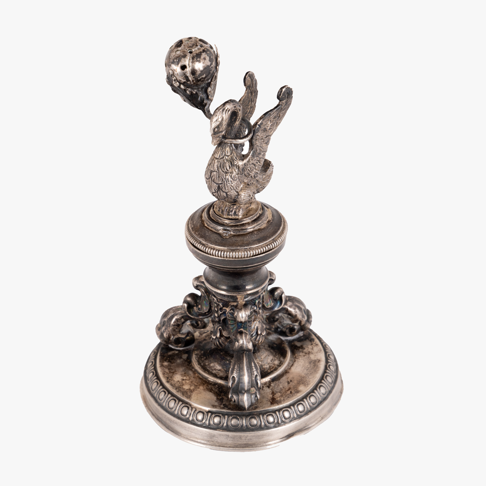 Silver toothpick holder decorated with a swan, end of the 19th century