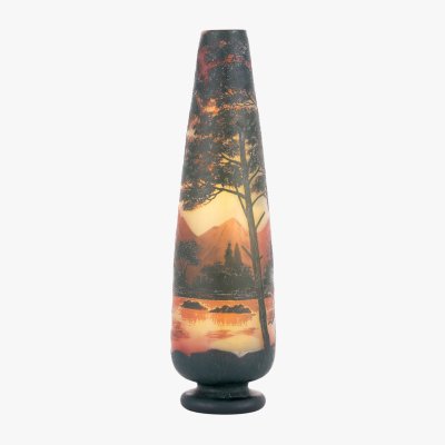 Solifloră De'Vez, decorată cu peisaj lacustru, cca. 1907