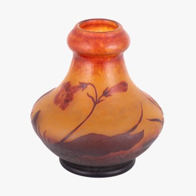 Rar vas Daum Nancy, decorată cu Nicotiana Alata, cca. 1910