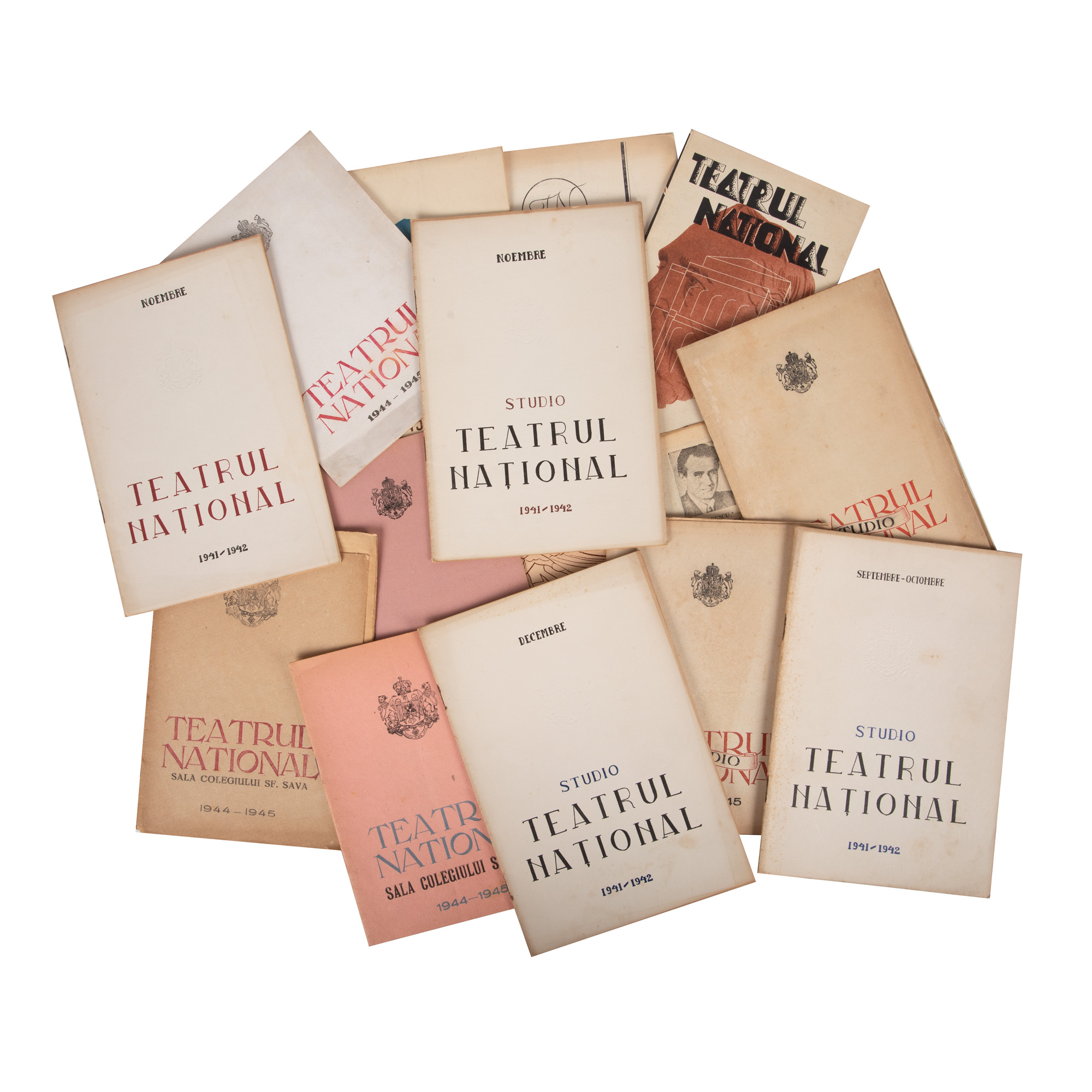 Lot consisting of 29 show programs of the "National Theater", 1937-1975, from the collection of the writer Pericle Martinescu