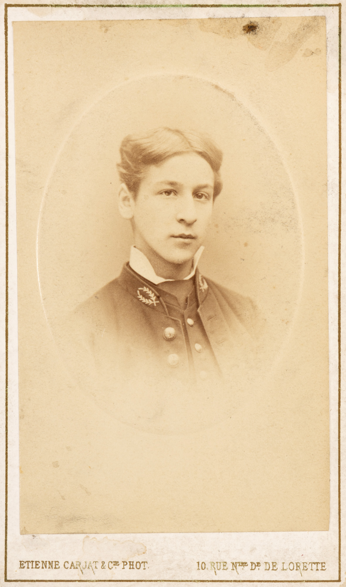 Fotografie ilustrându-l pe Nicolae Gane în tinerețe, atelier fotografic Etienne Carjat, Paris, cca. 1890