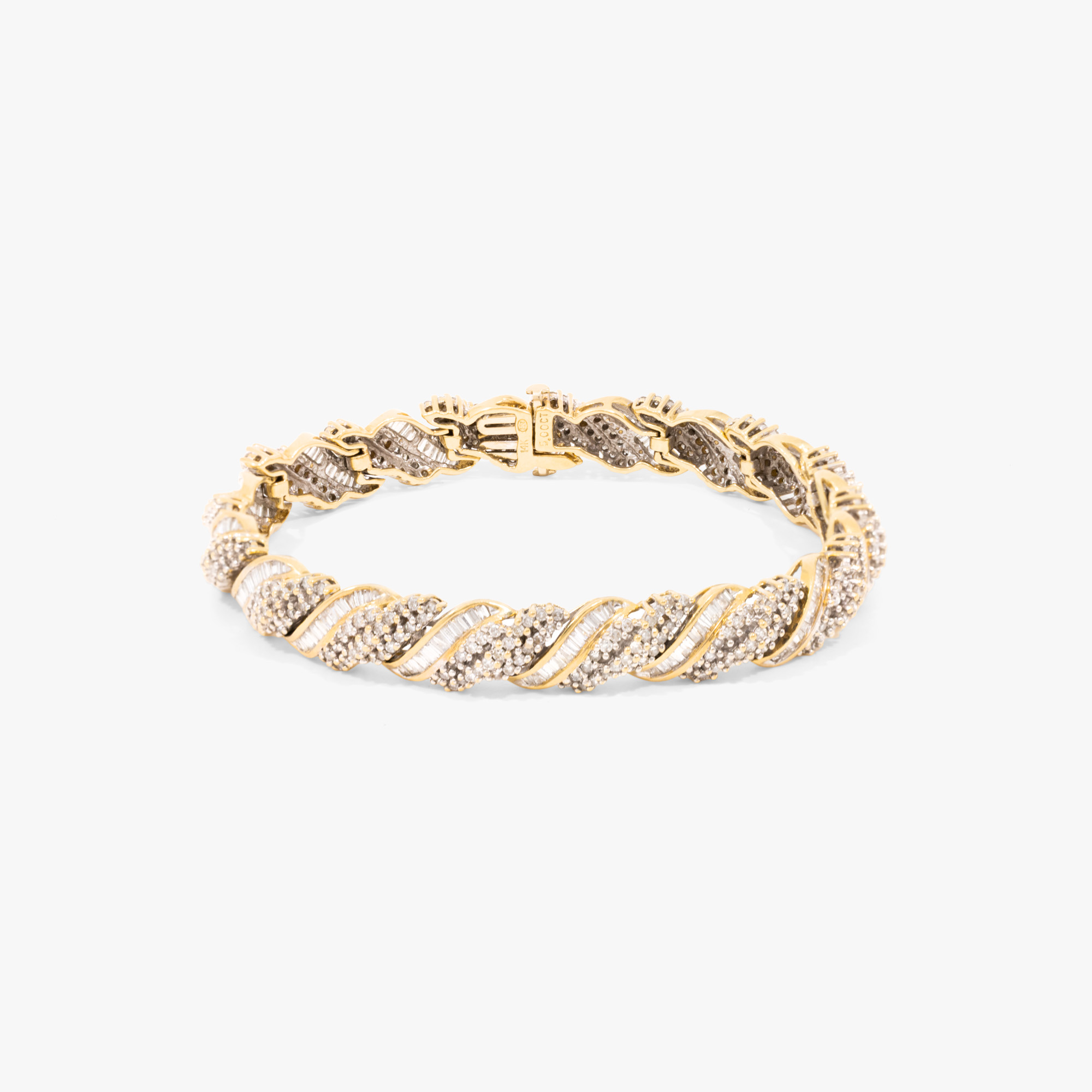 Bicolor gold bracelet, decorated with diamonds