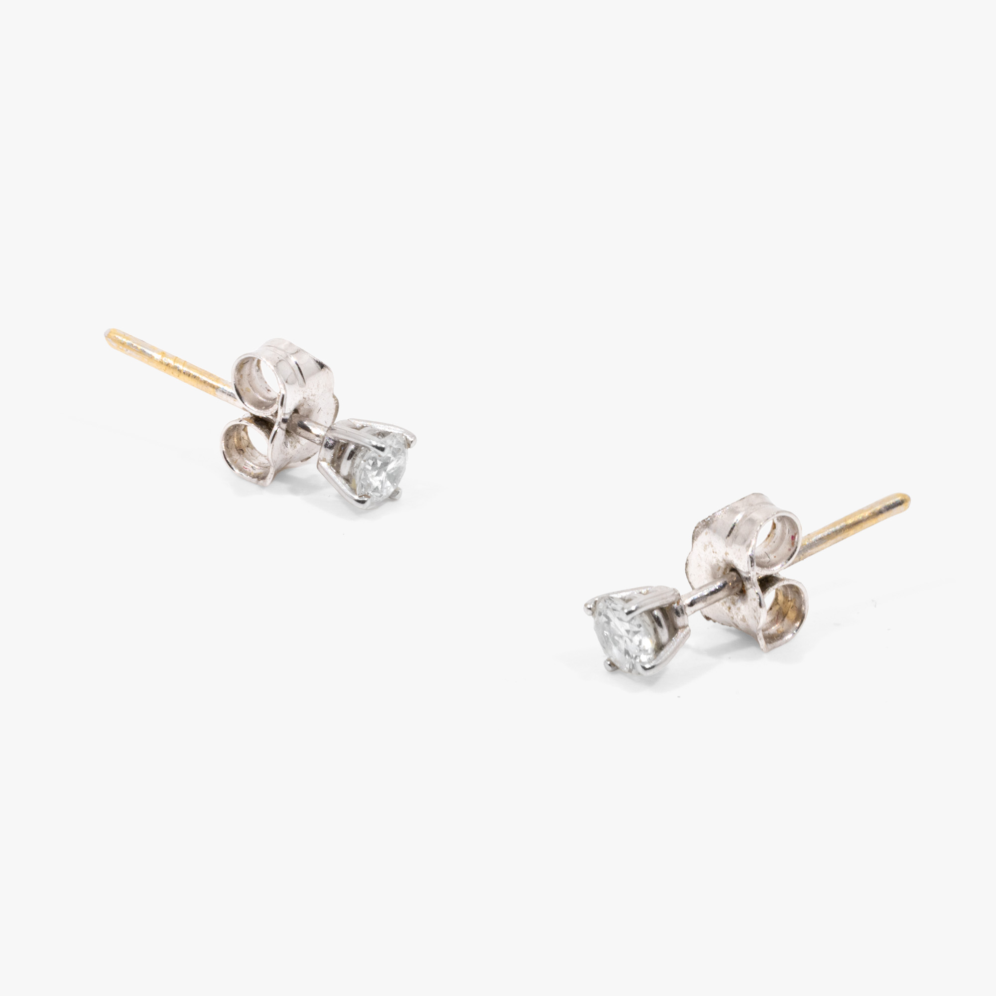 Pair of white gold earrings, decorated with diamonds
