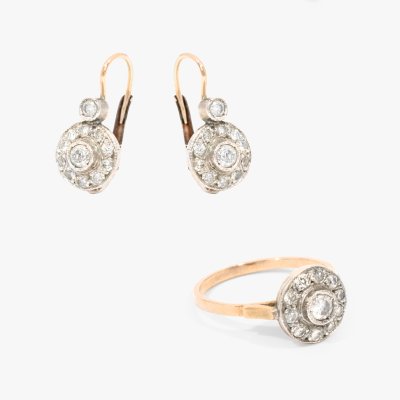 Ceramic silver and gold set consisting of earrings and ring, decorated with diamonds