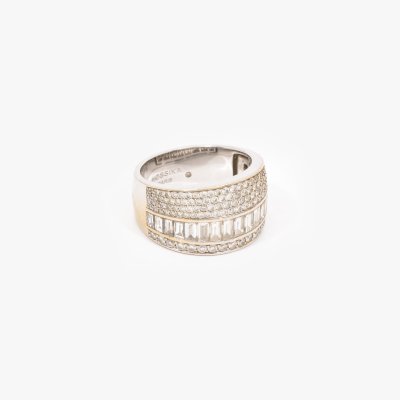 Inel Messika din aur alb, decorat cu diamante, însoțit de certificat gemologic suplimentar