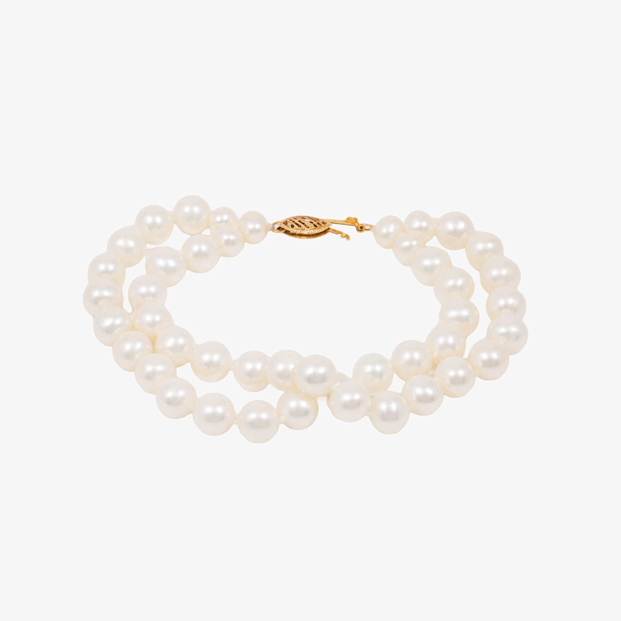 Pearl bracelet, decorated with gold clasp