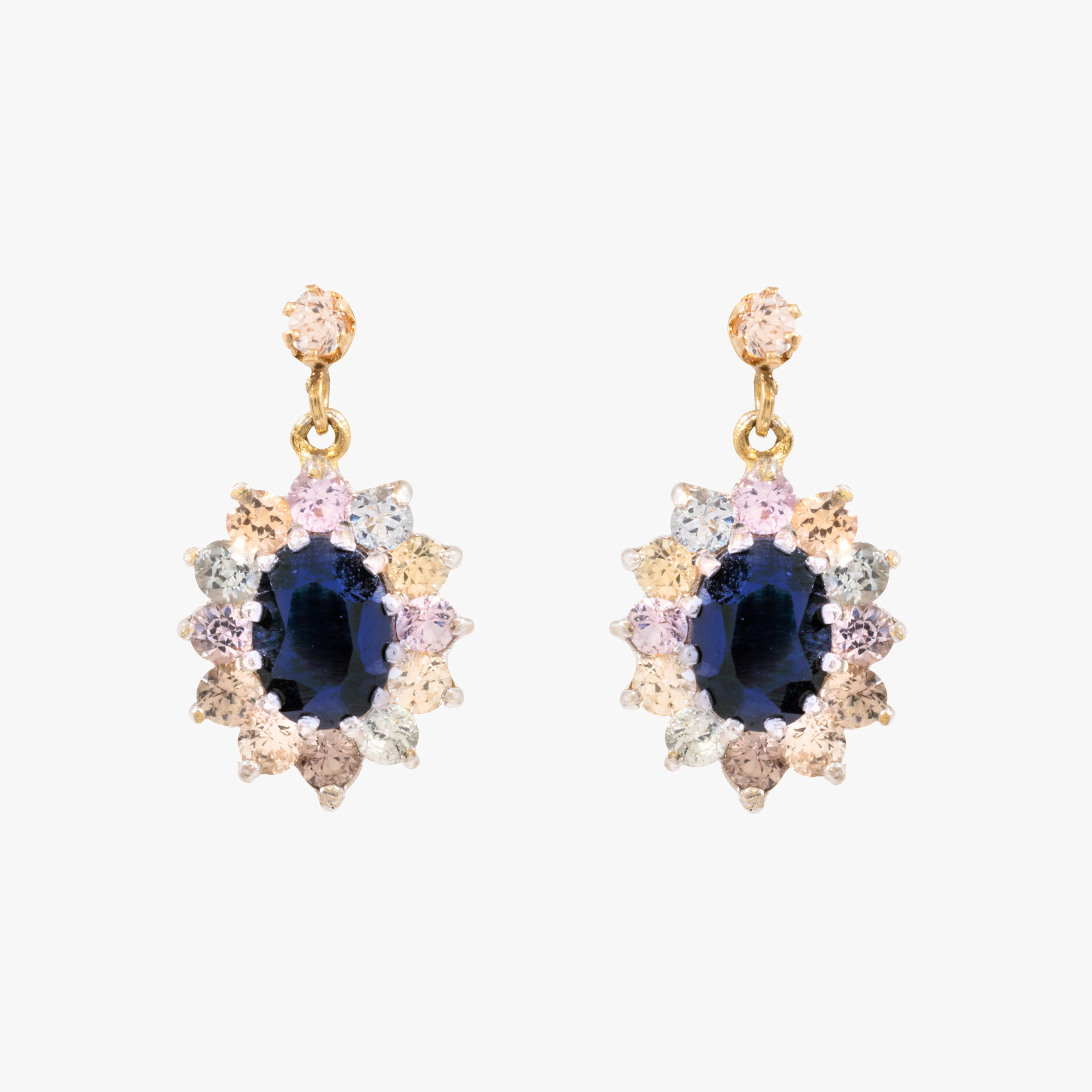 Pair of gold earrings, decorated with multicolored sapphires