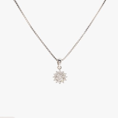 White gold chain with pendant, decorated with diamonds arranged in a floral pattern
