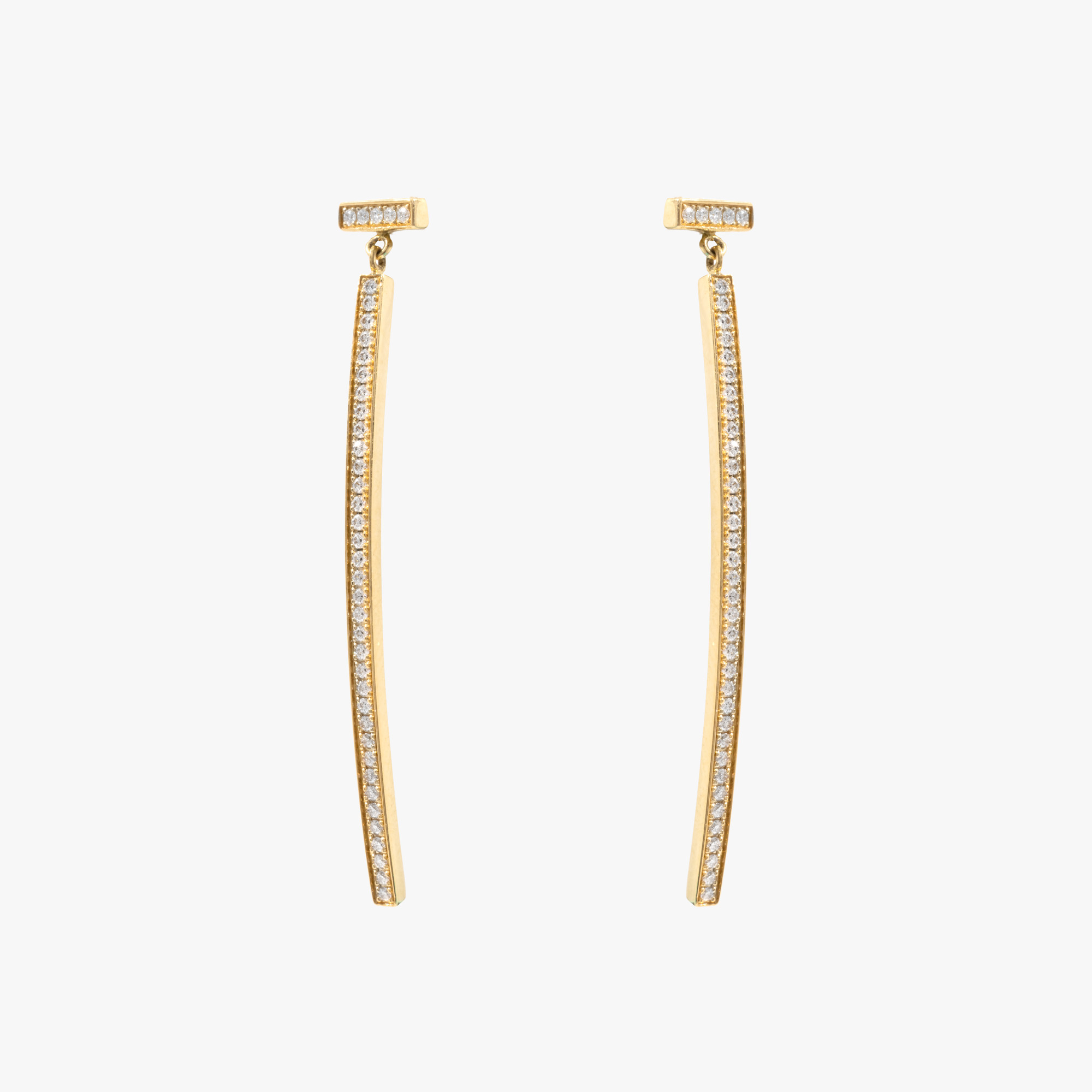 ”Tiffany T” - pereche de cercei Tiffany & Co, din aur roz, ornată cu diamante, însoțită de cutia originală