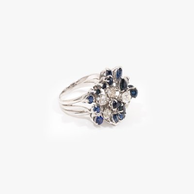 White gold ring, decorated with sapphires and diamonds