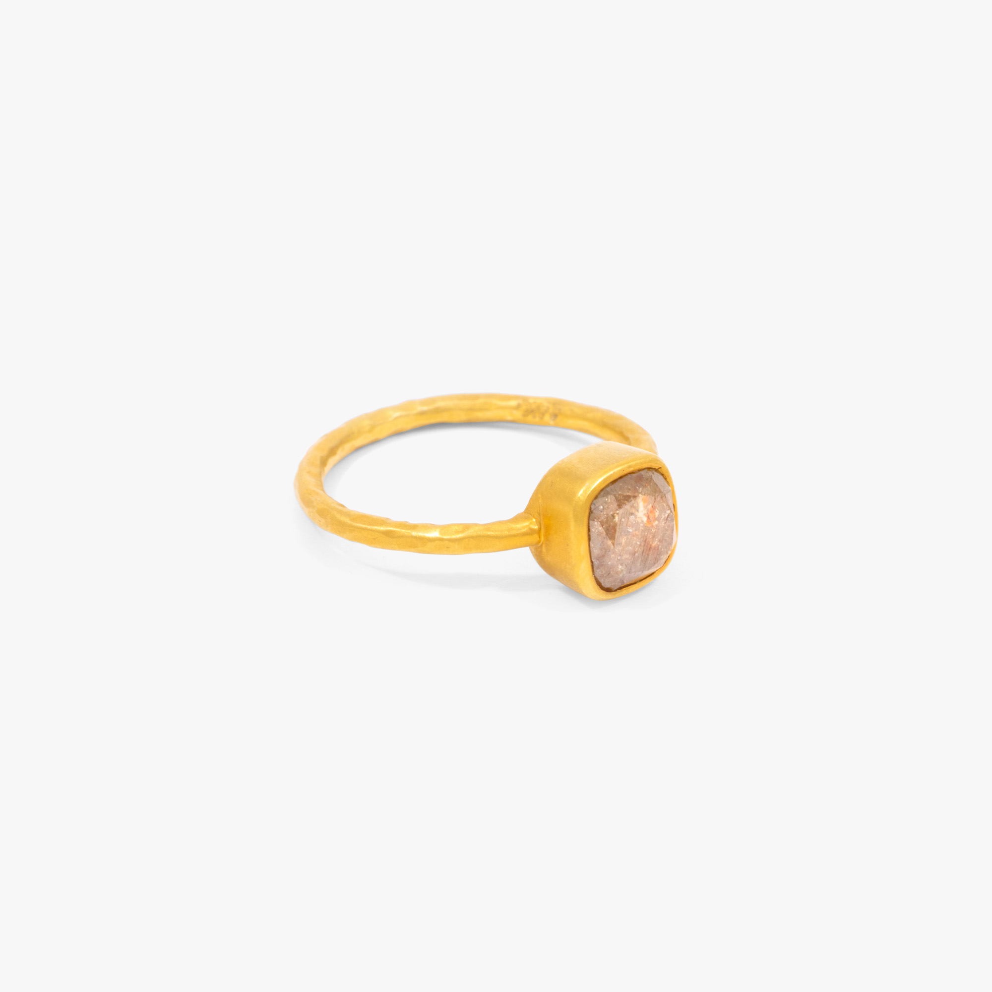 Inel din aur, decorat cu diamant de cca. 1,6 ct.