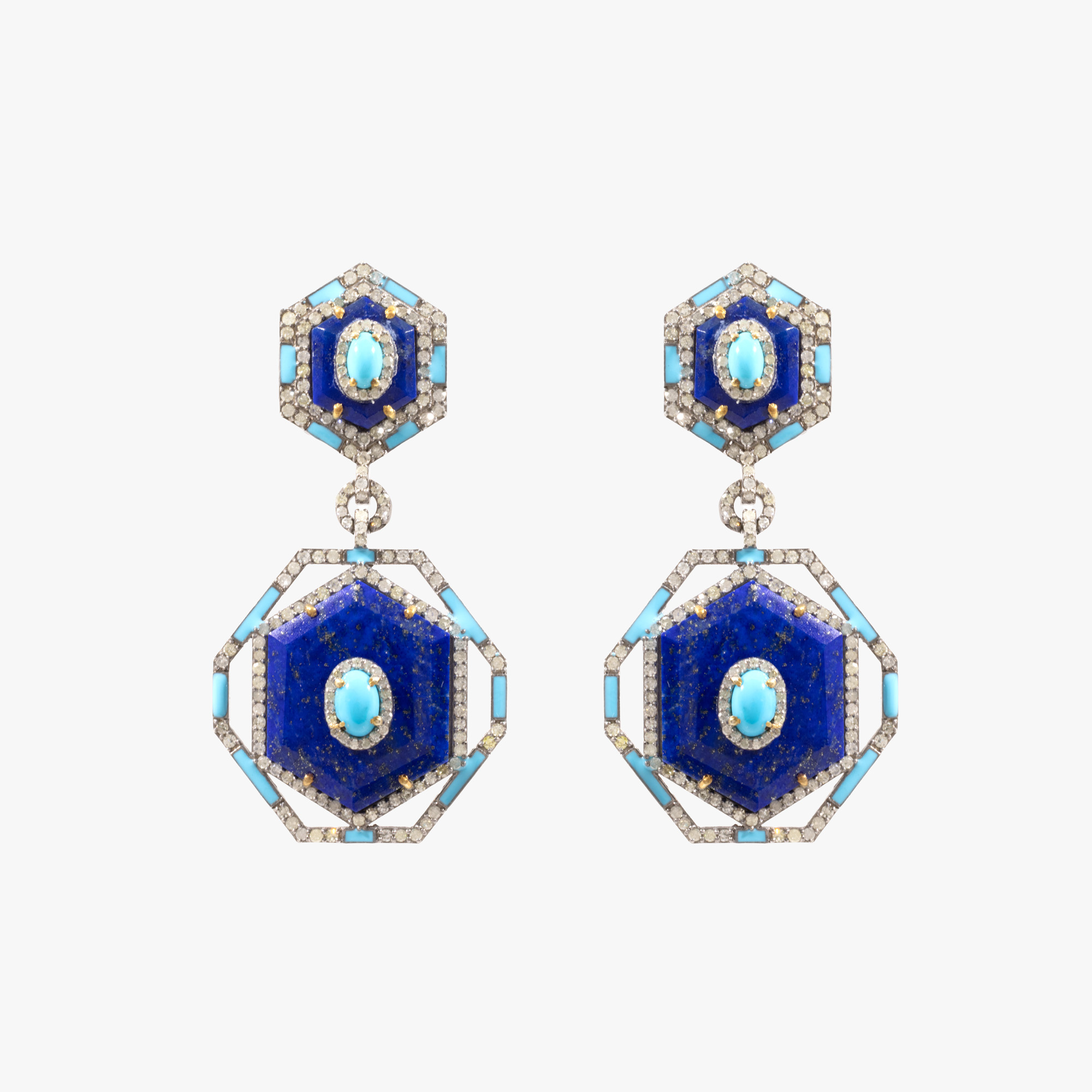 Pereche de cercei din argint și aur, decorată cu lapis lazuli, diamante, turcoaze și email