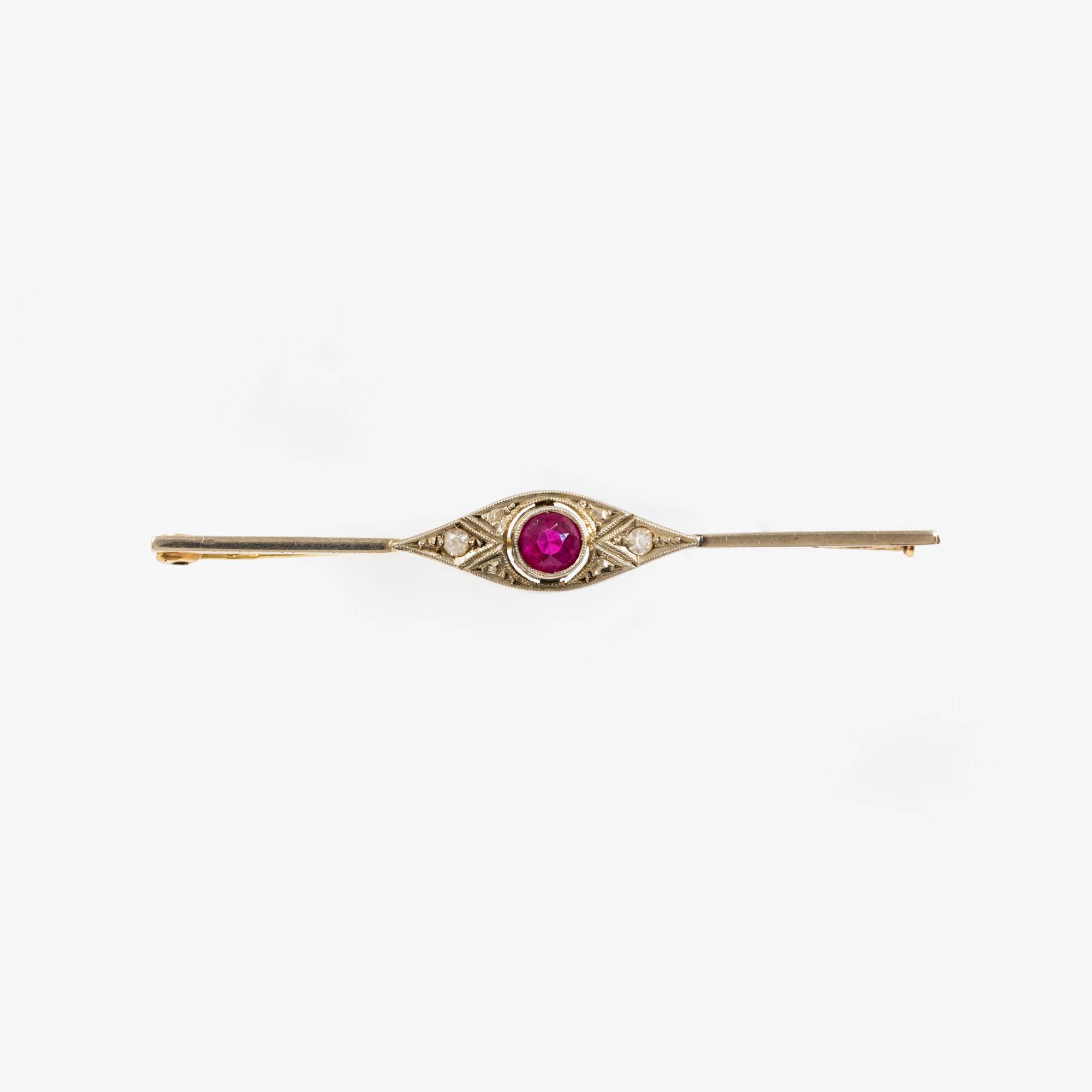 Art Deco brooch, made of two-tone gold, decorated with sapphires