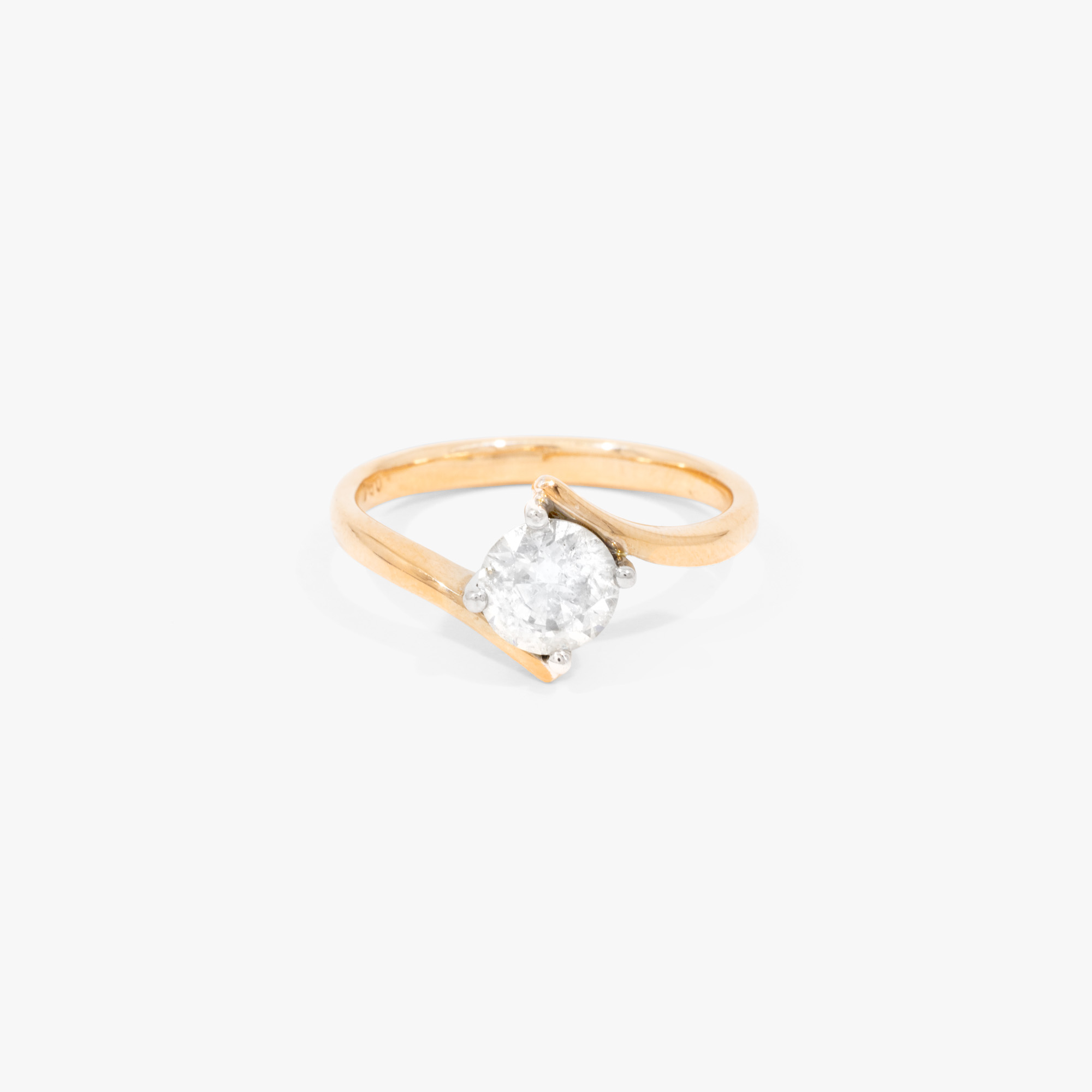 Bicolor gold ring, decorated with a solitaire diamond, accompanied by an AIG gemological certificate
