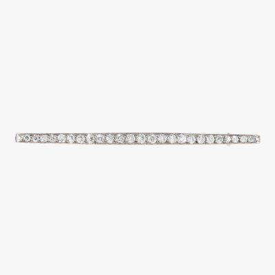 Art Deco Platinum Brooch decorated with diamonds, cca. 1920