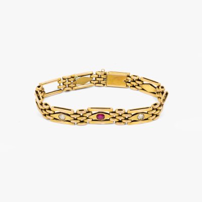 Gold bracelet, decorated with diamonds, approx. 1920