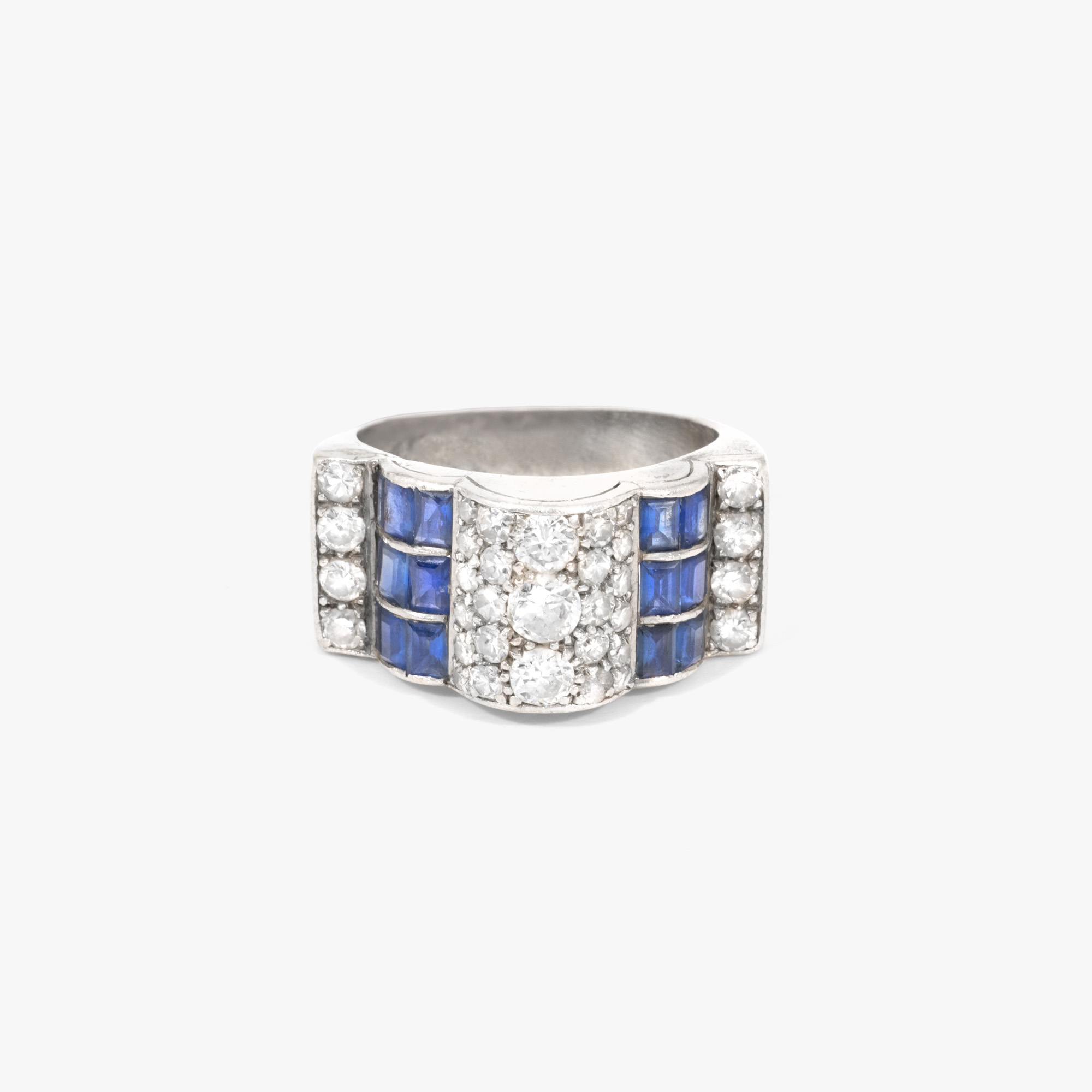 Inel Tank din platină, decorat cu safire și diamante 
