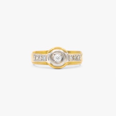 Bicolor gold ring, decorated with diamonds