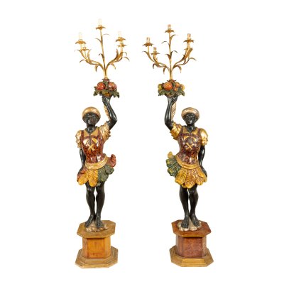 Pereche de sfeșnice Blackamoor, din lemn policrom, reprezentând purtători nubieni de torțe, sfârșitul sec. XIX