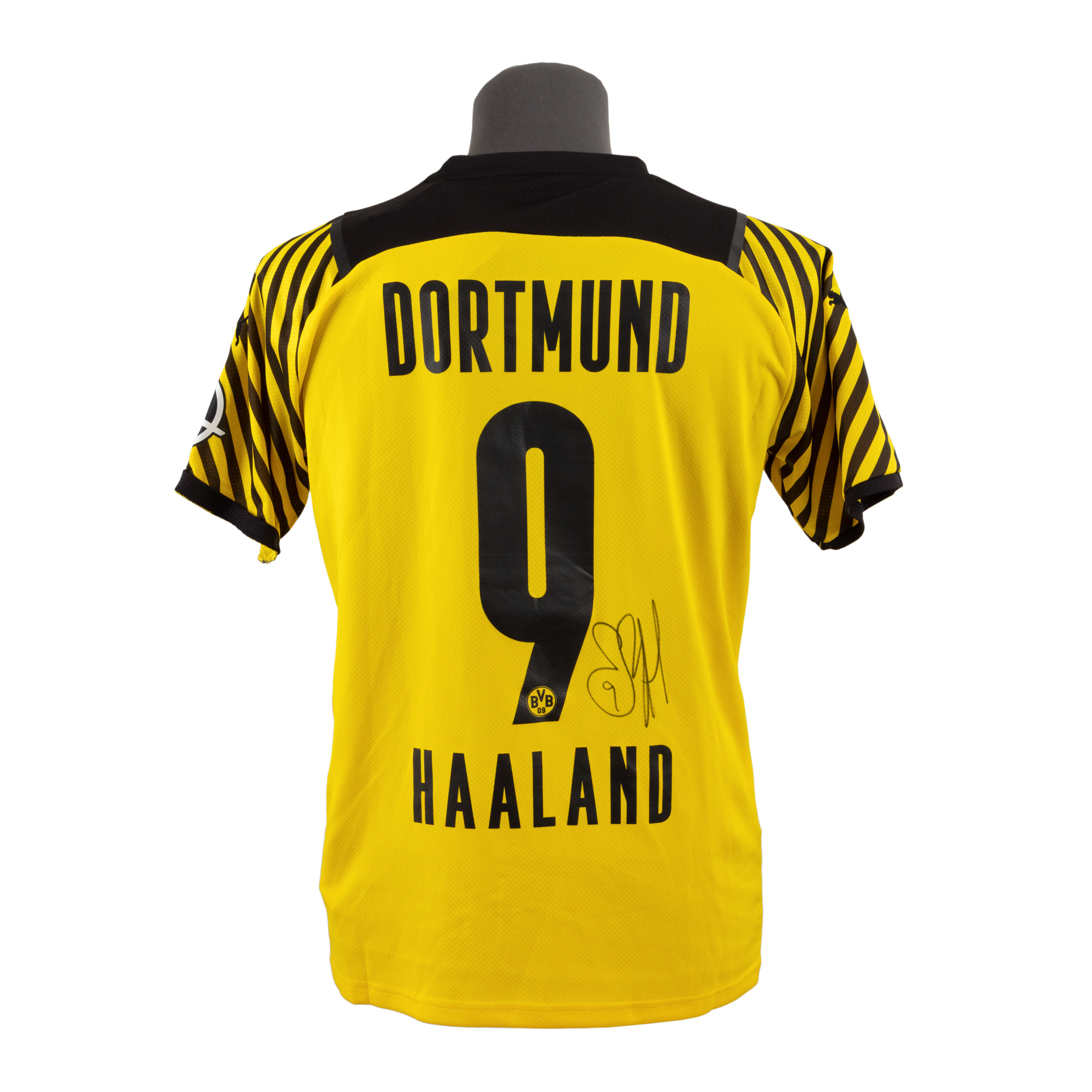 Borussia Dortmund T-shirt, with Erling Haaland's holographic signature