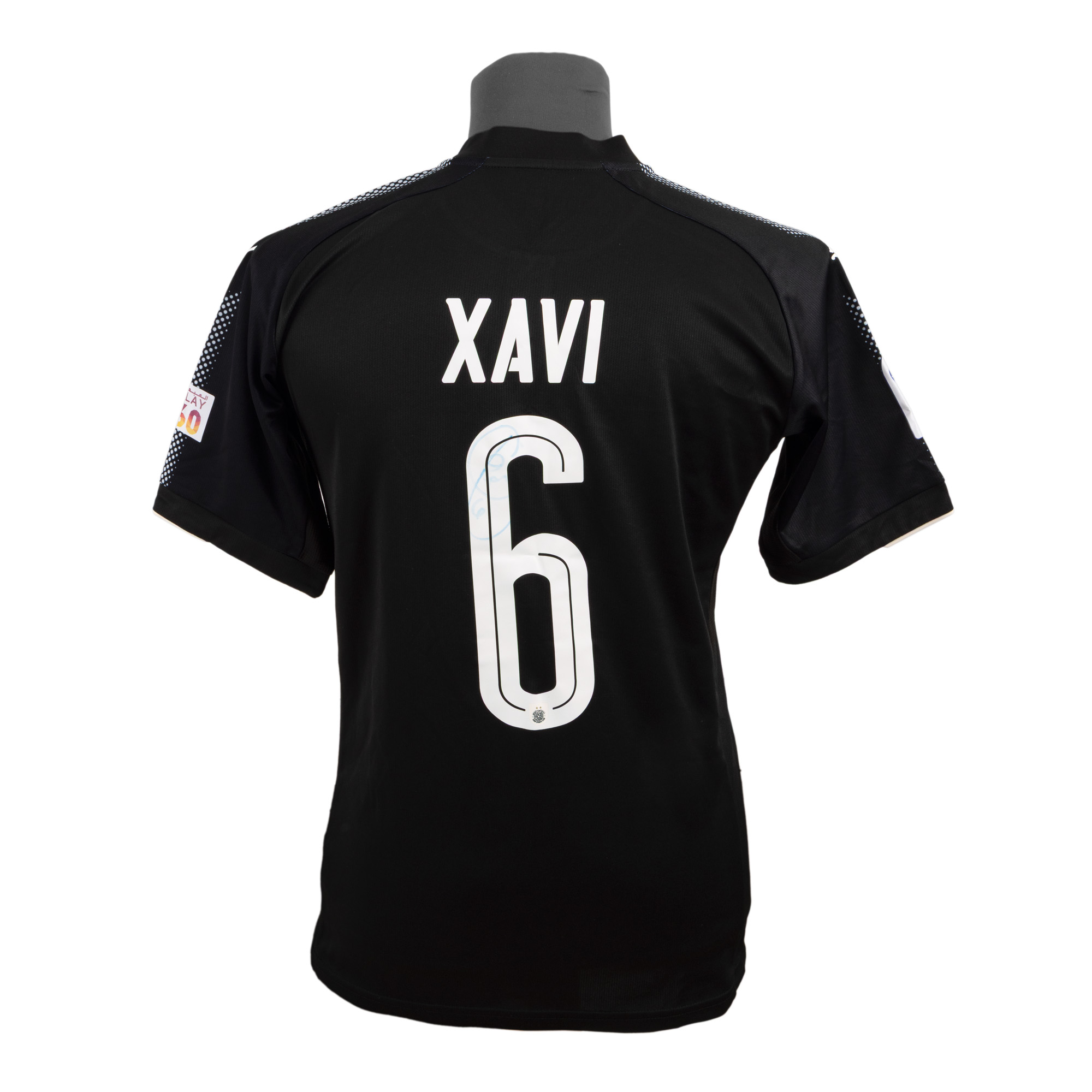 Tricou al echipei Al Sadd SC, cu semnătura olografă a lui Xavier Hernández Creus (Xavi)