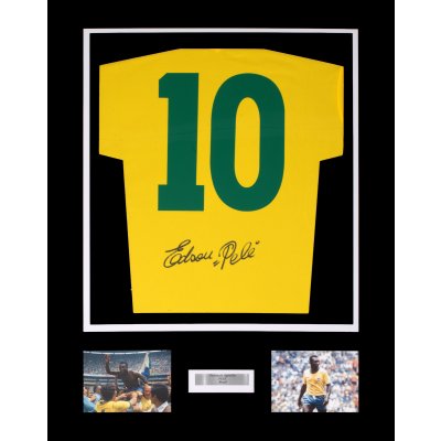 Tricou al echipei naționale a Braziliei, cu semnătura olografă a lui Pelé, înrămat
