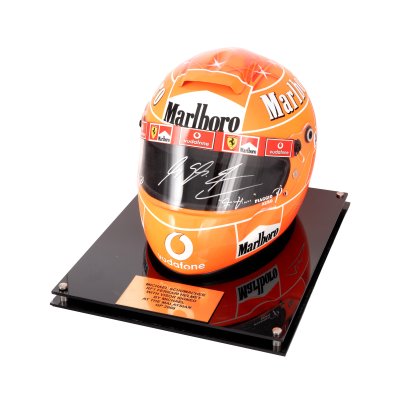 Replica of the Ferrari helmet, Grand Prix 2006 model, with a visor hand-signed by Michael Schumacher