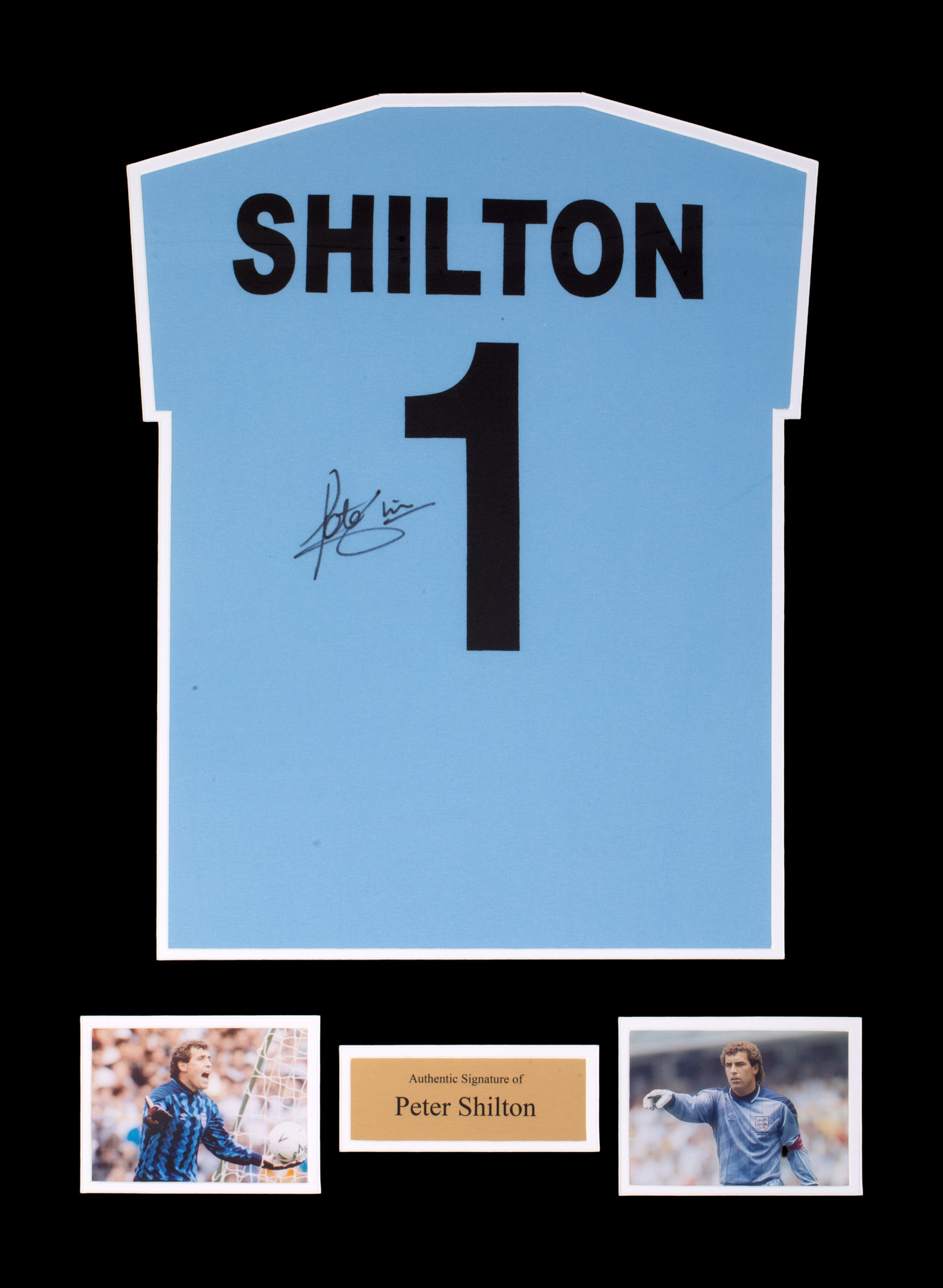 Tricou de portar, cu semnătura olografă a lui Peter Shilton, înrămat