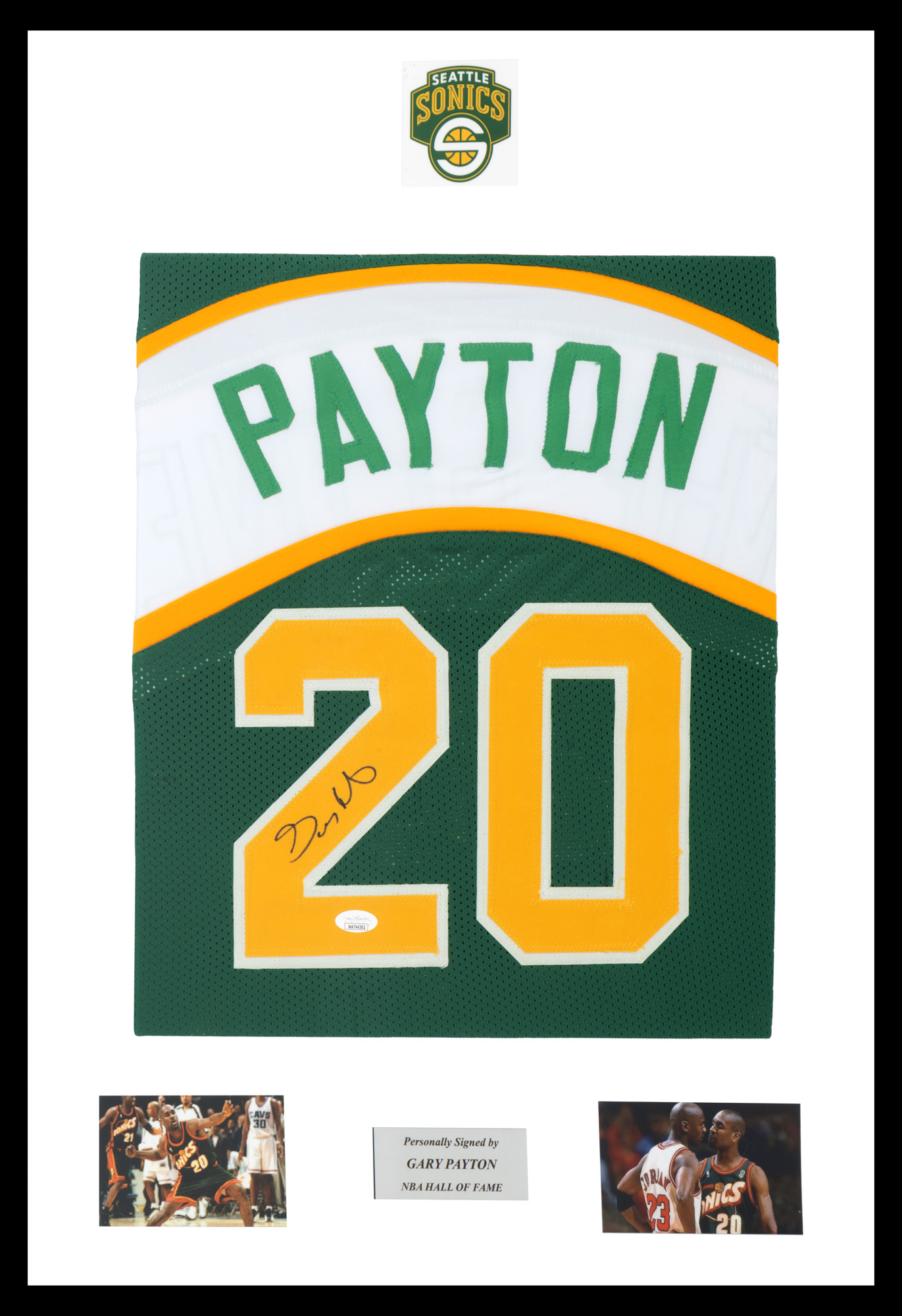 Tricou Seattle Sonics, cu semnătura olografă a lui Gary Payton, înrămat