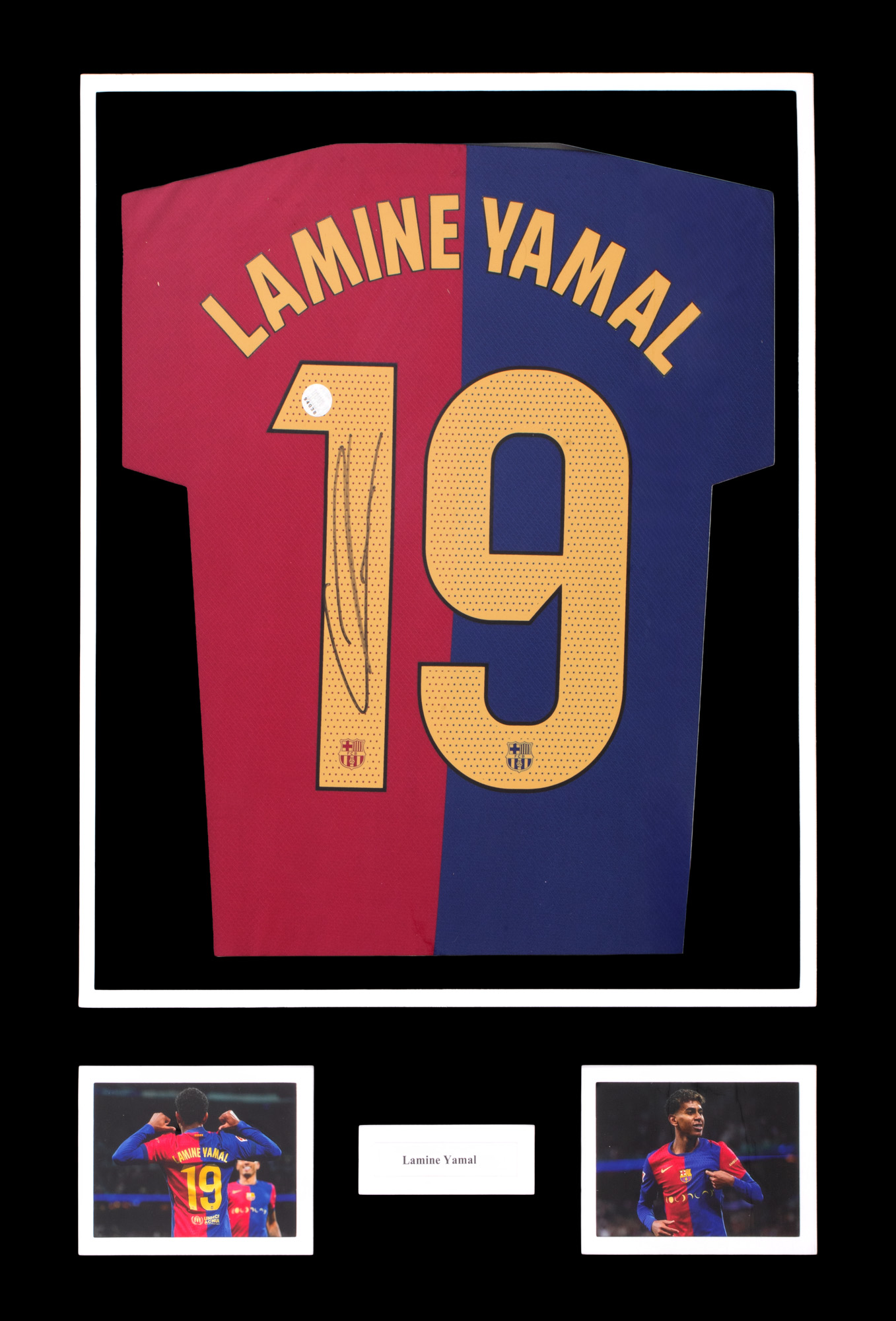 Tricou F.C. Barcelona, cu semnătura olografă a lui Lamine Yamal, înrămat