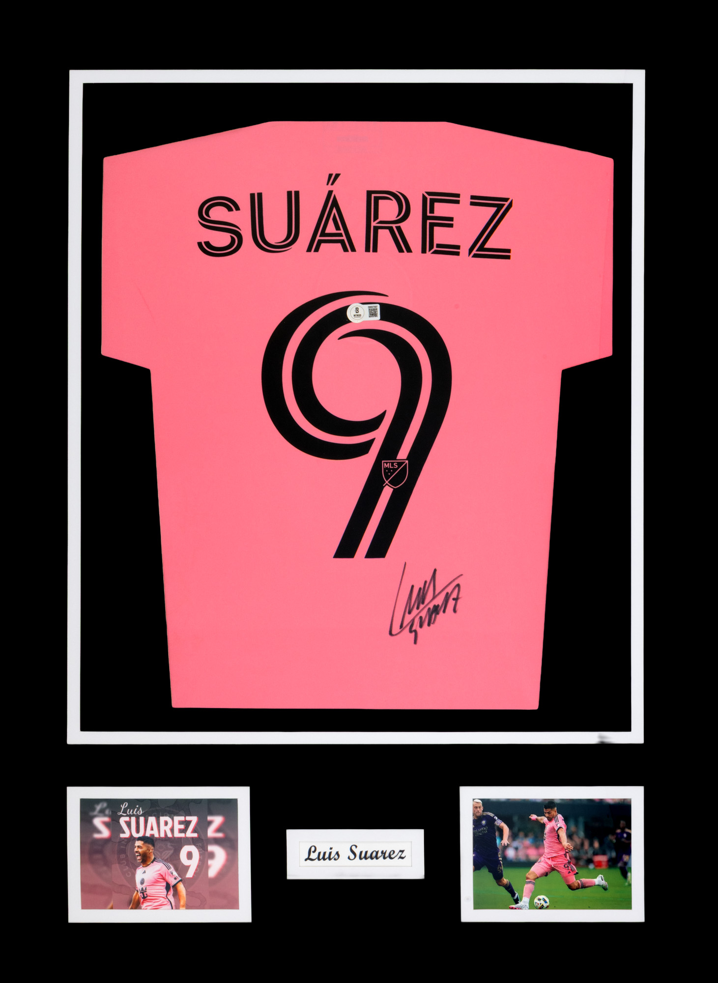 L.A. Miami T-shirt, with the holographic signature of Luis Suarez, framed