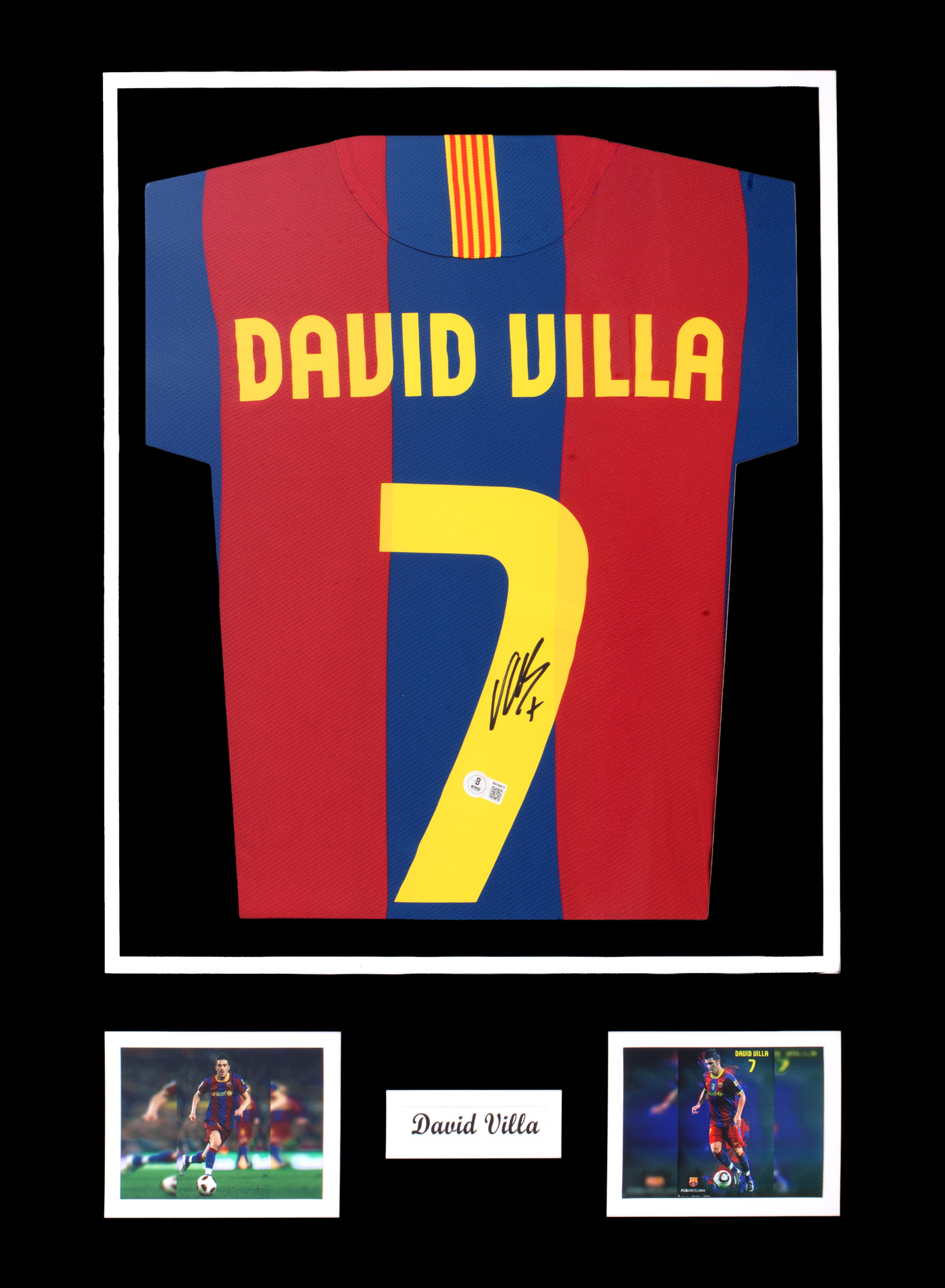 Tricou F.C. Barcelona, cu semnătura olografă a lui David Villa, înrămat