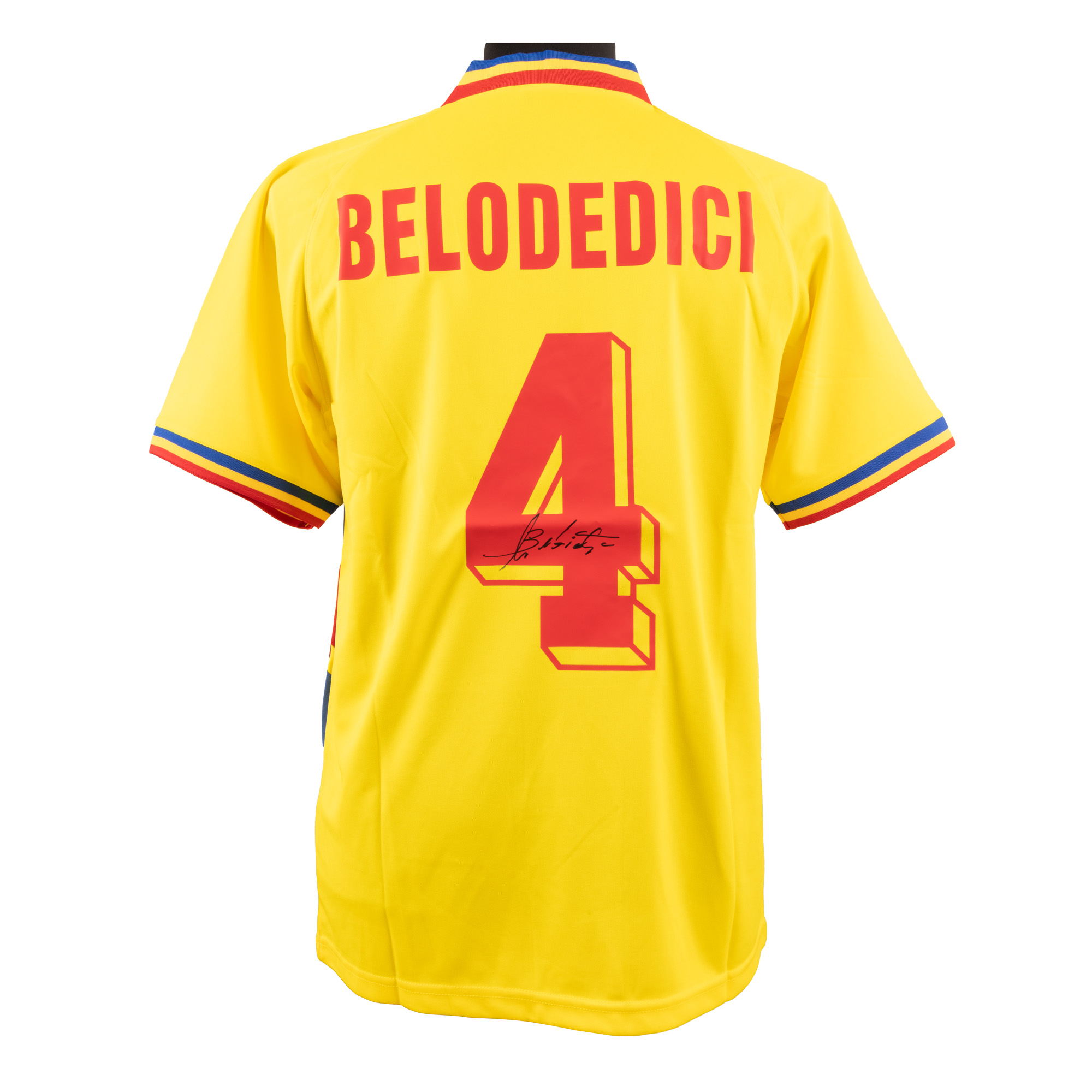 Tricou al echipei naționale a României, cu semnătura olografă a lui Miodrag Belodedici