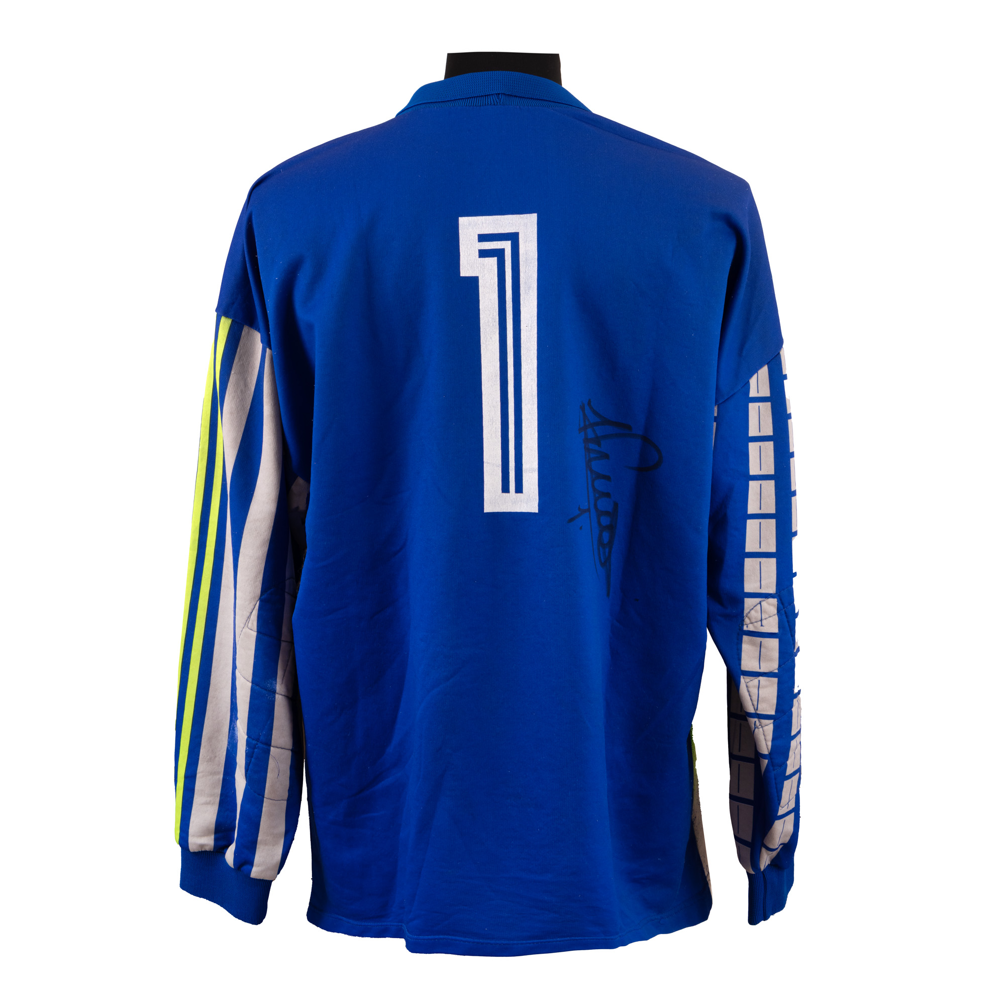 Tricou de portar, cu semnătura olografă a lui Florin Prunea, înrămat