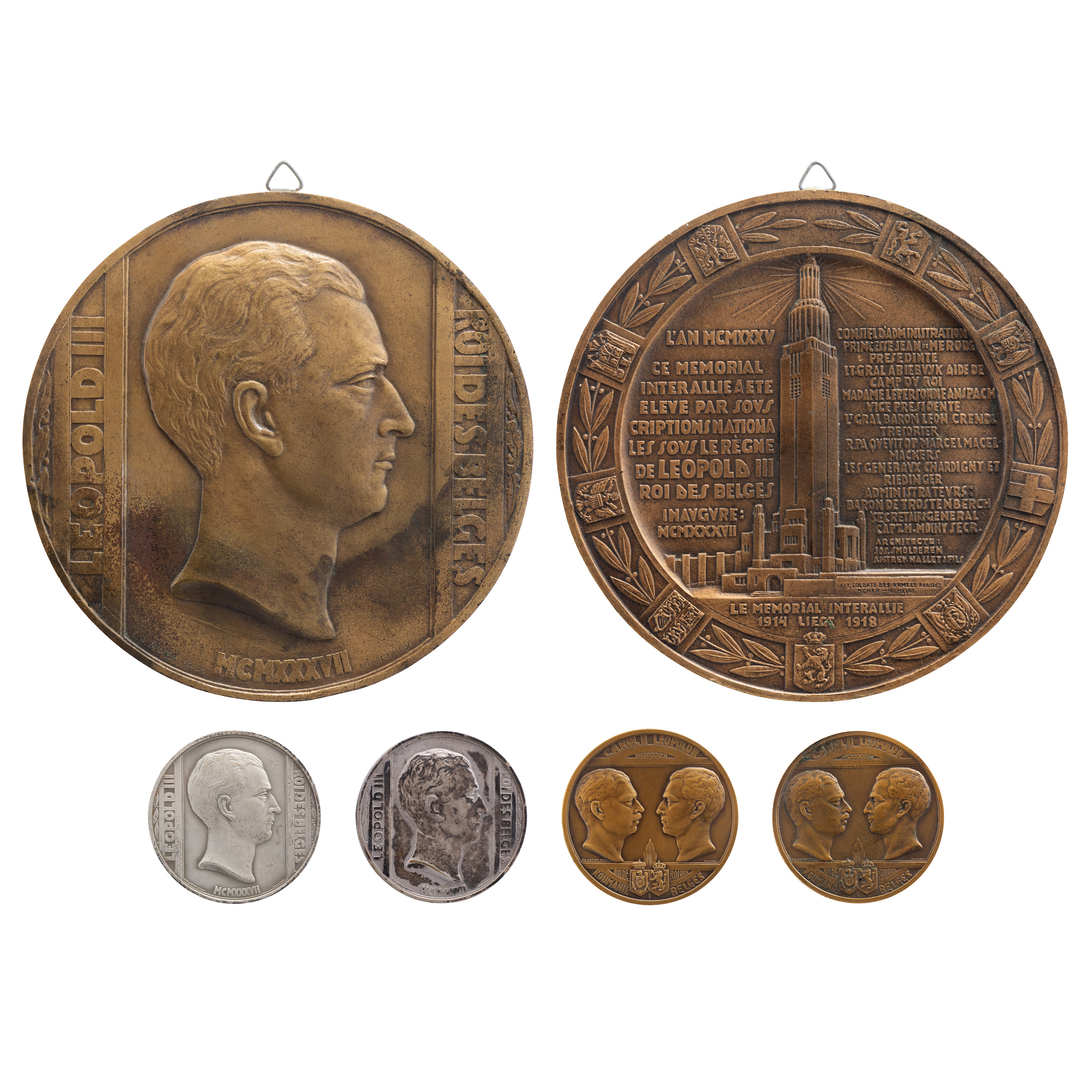 Lot format din machetă originală ”Leopold III Roy des Belges”, gravor Emil Wilhelm Becker, 1937, avers, exemplar unic, machetă originală ”Le memorial interallie 1914-1918 Liège”, gravor Emil Wilhelm Becker, 1937, exemplar unic, două medalii ”Le memorial interallie 1914-1918 Liège”, Emil Wilhelm Becker, 1937, și două medalii ”Le sarcophage roumain dans la crypte du monument memorial Interallie Liège-Carol II-Leopold III”, Emil Wilhelm Becker, 1937