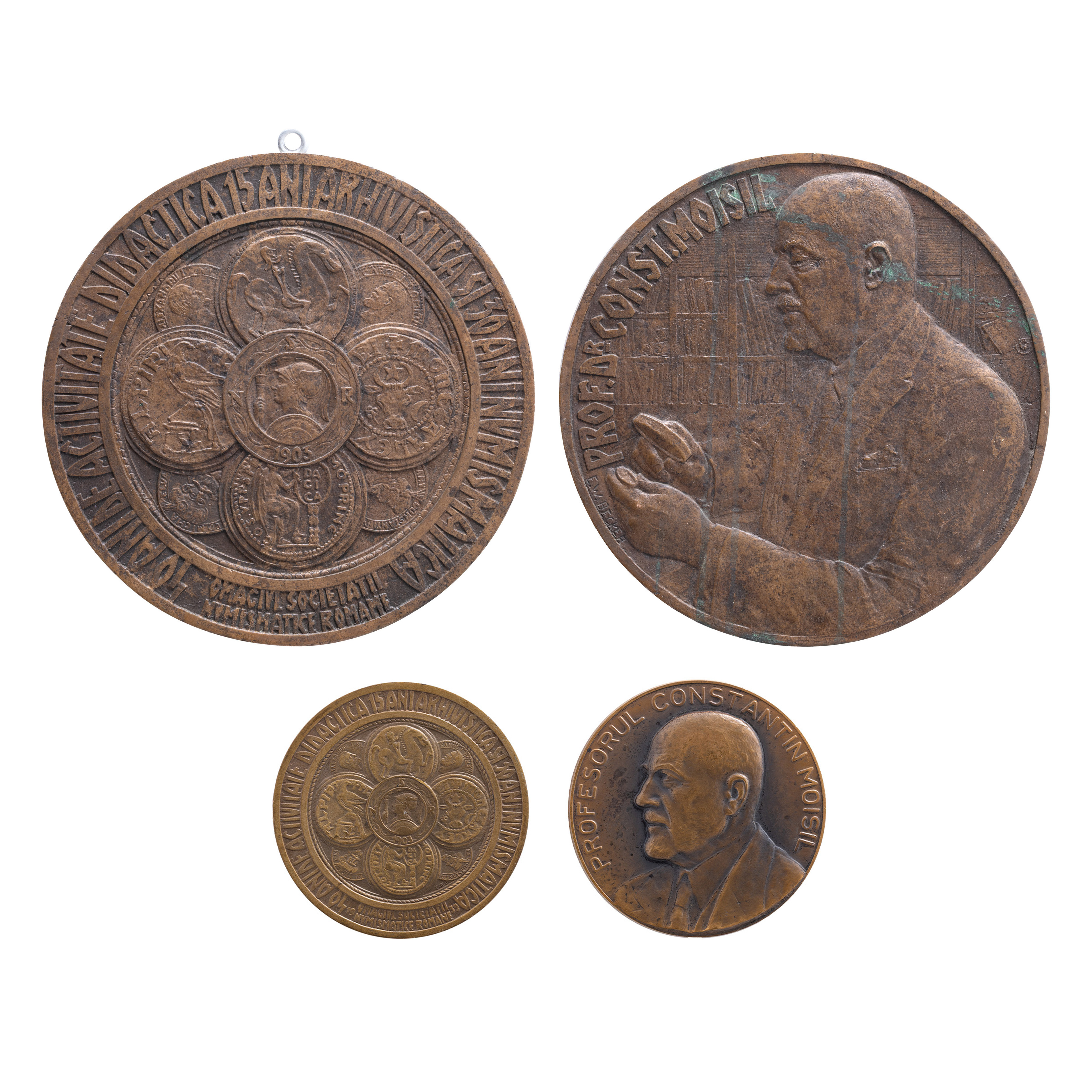 Lot format din machetă originală ”40 de ani de activitate didactică, 15 ani arhivistică și 30 ani numismatică”, gravor Emil Wilhelm Becker, 1903, exemplar unic, machetă originală ”Profesor Doctor Constantin Moisil”, gravor Emil Wilhelm Becker, 1903, exemplar unic, medalie ”40 de ani de activitate didactică, 15 ani arhivistică și 30 ani numismatică, Prof. Dr. Constantin Moisil”, Emil Wilhelm Becker, 1903, și medalie ”Omagiul-Profesorul Constantin Moisil”, 1948
